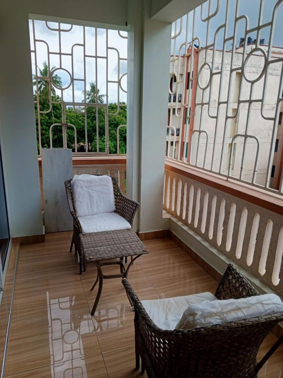 Beachroad Apartments L6 view 5