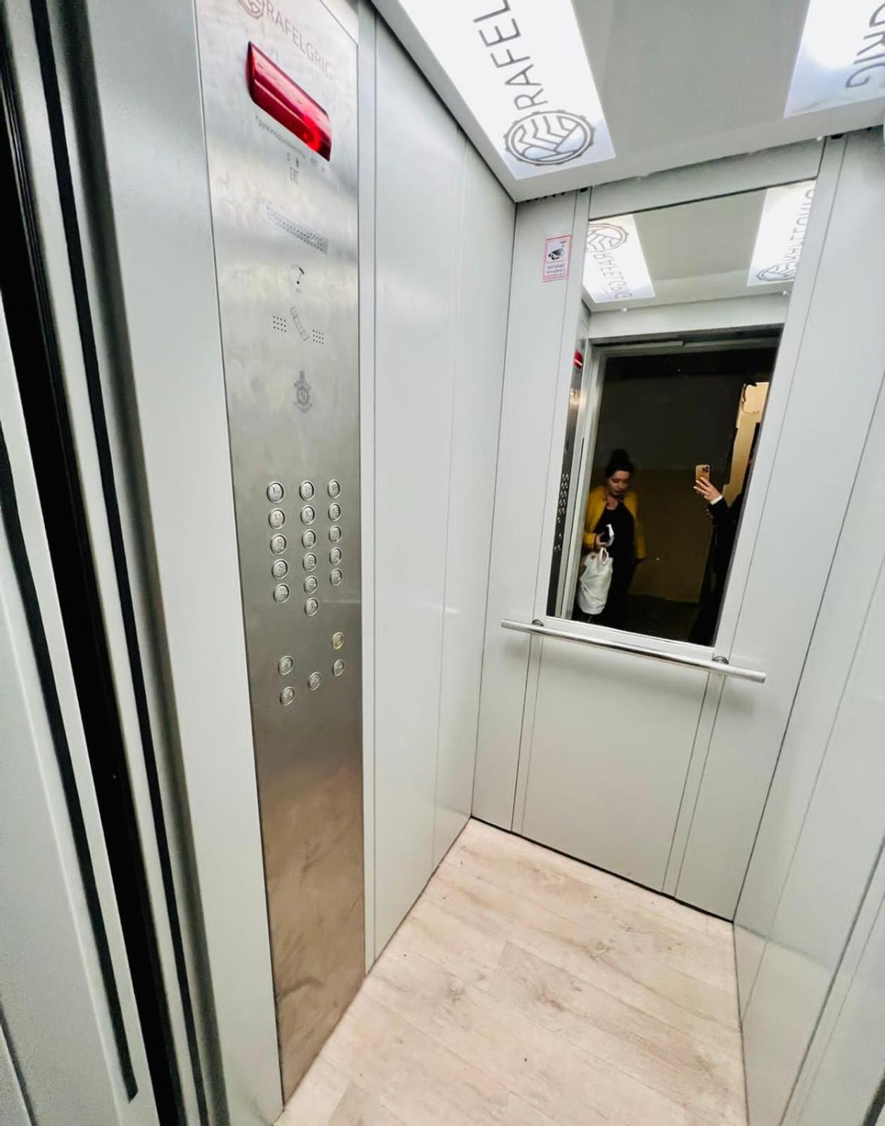 2Bedroom Apartment in Yerevan on Amiryan Street,OPEN Balcony