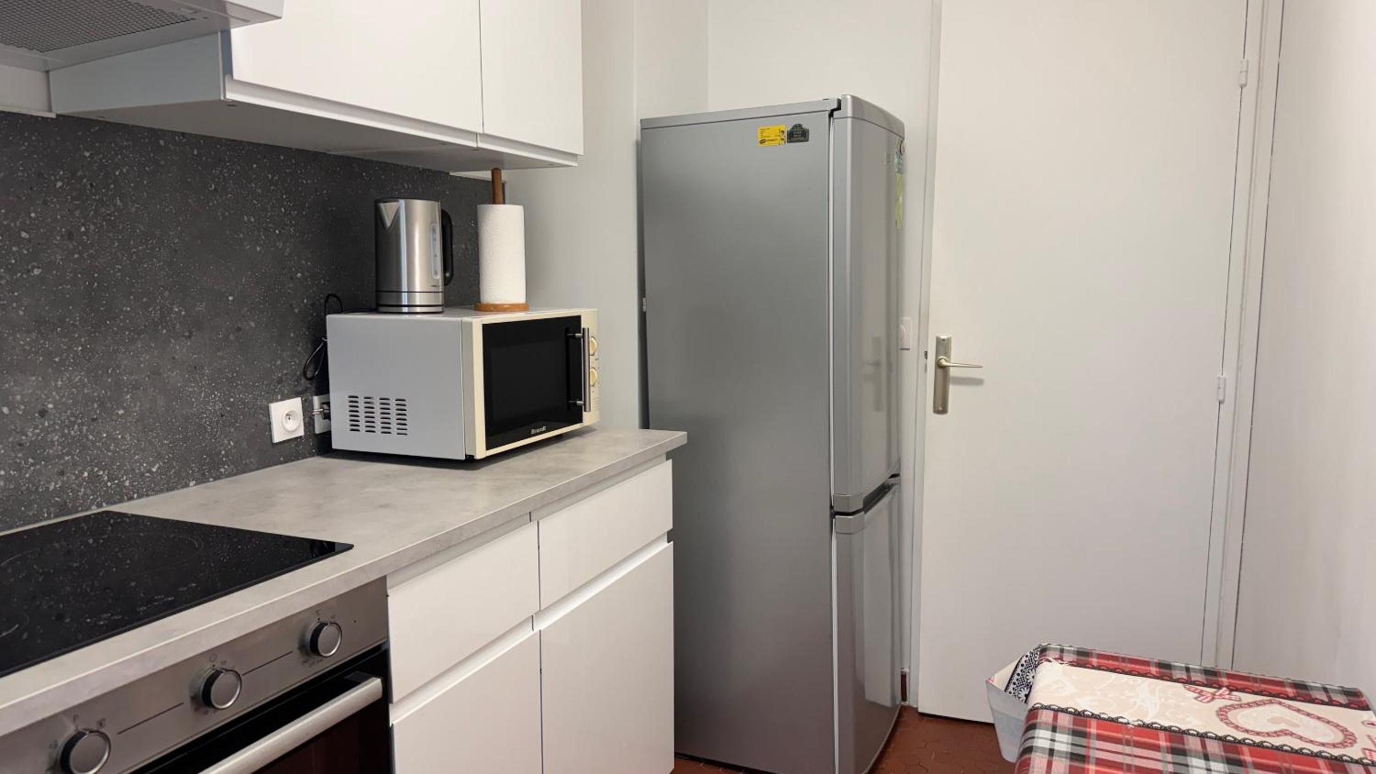 Appart familiale 6 pers avec parking - PARIS