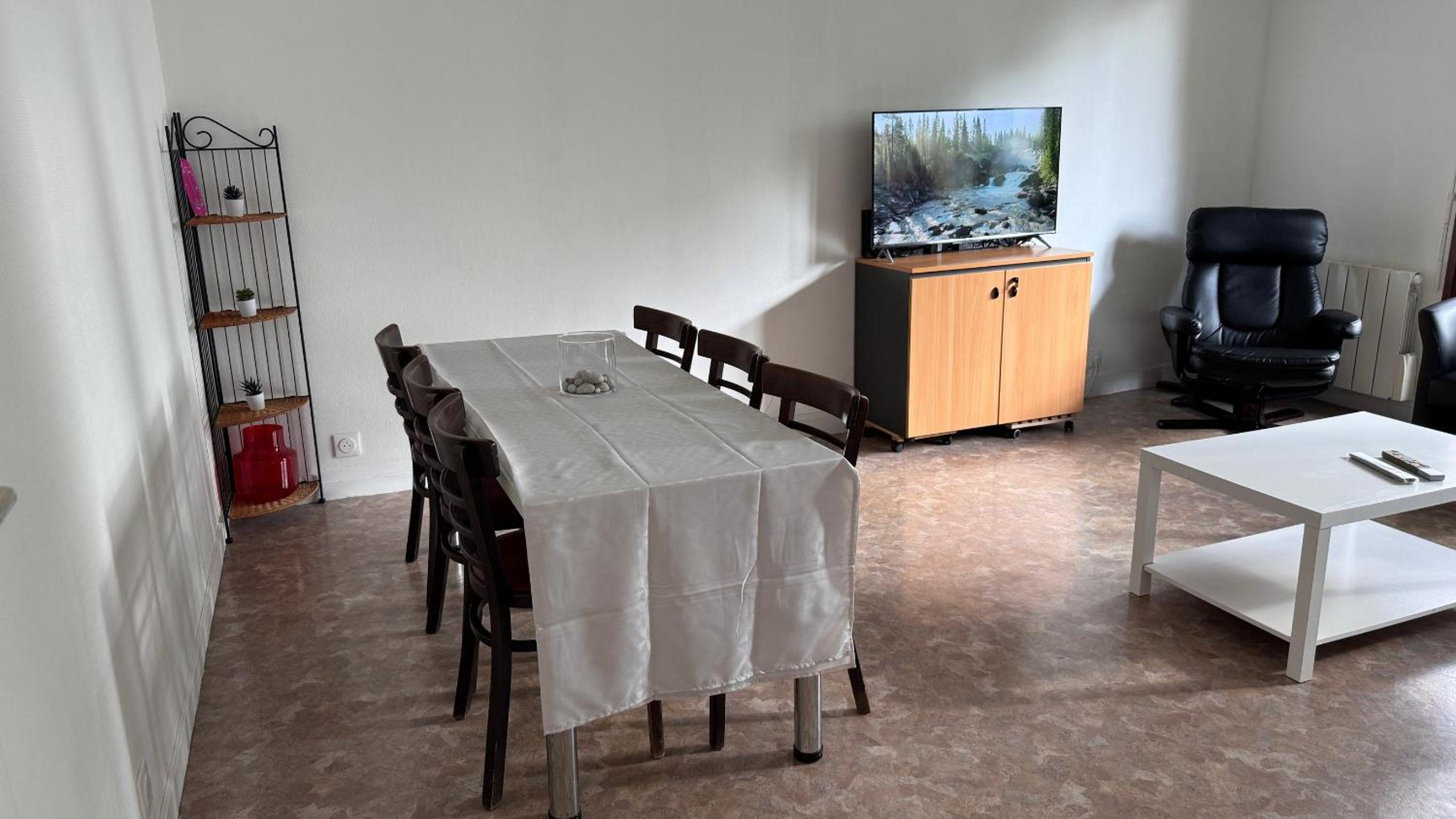 Appart familiale 6 pers avec parking - PARIS