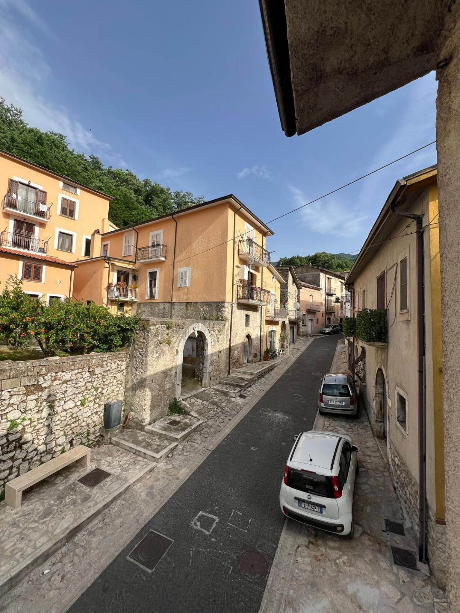 Aper