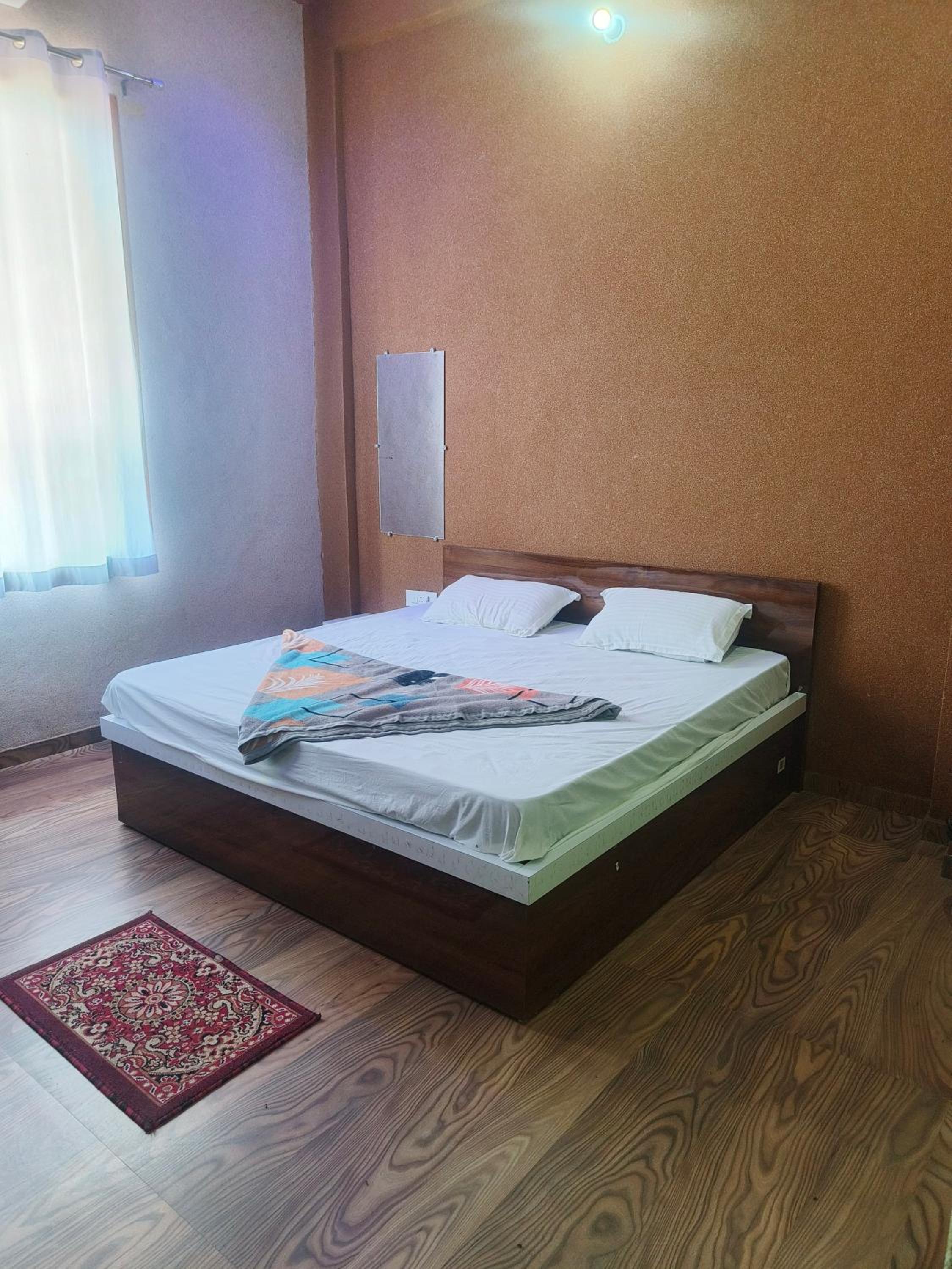 Hotel Raghukul