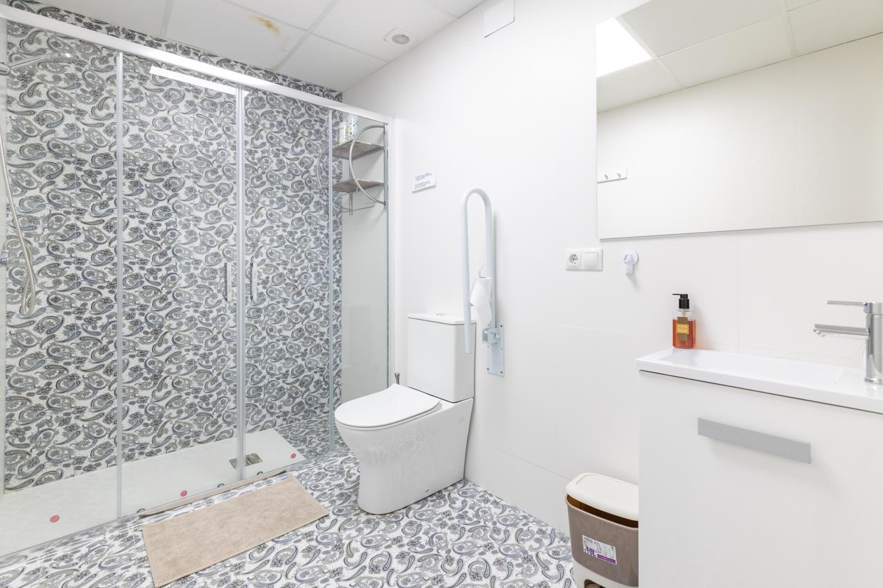 Aparthotel Mediterráneo by NeoHotels-Centro 8 min by Metro
