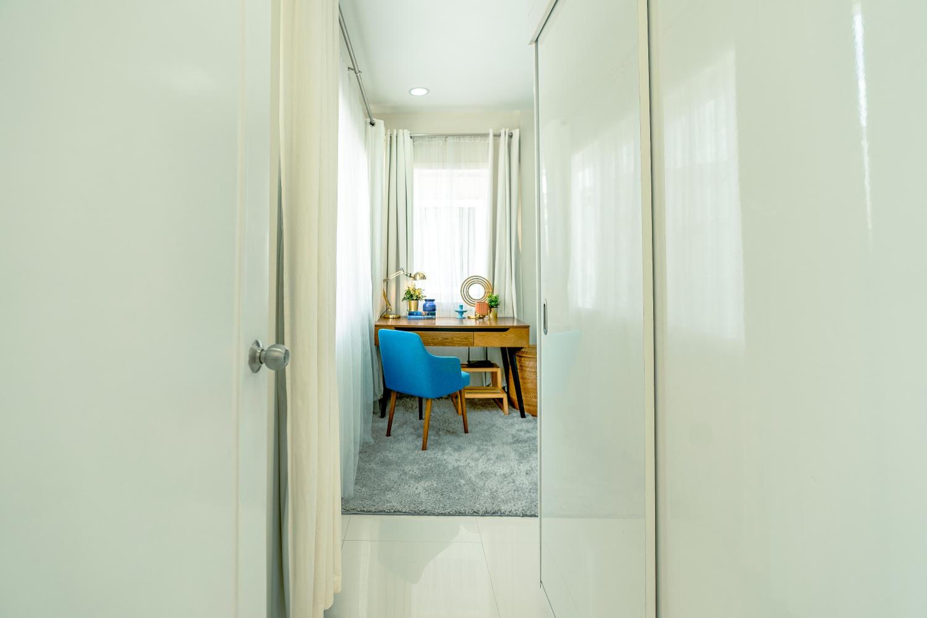 Cozy Modern 2BR Loft, Monterrazas, Cebu City view 4