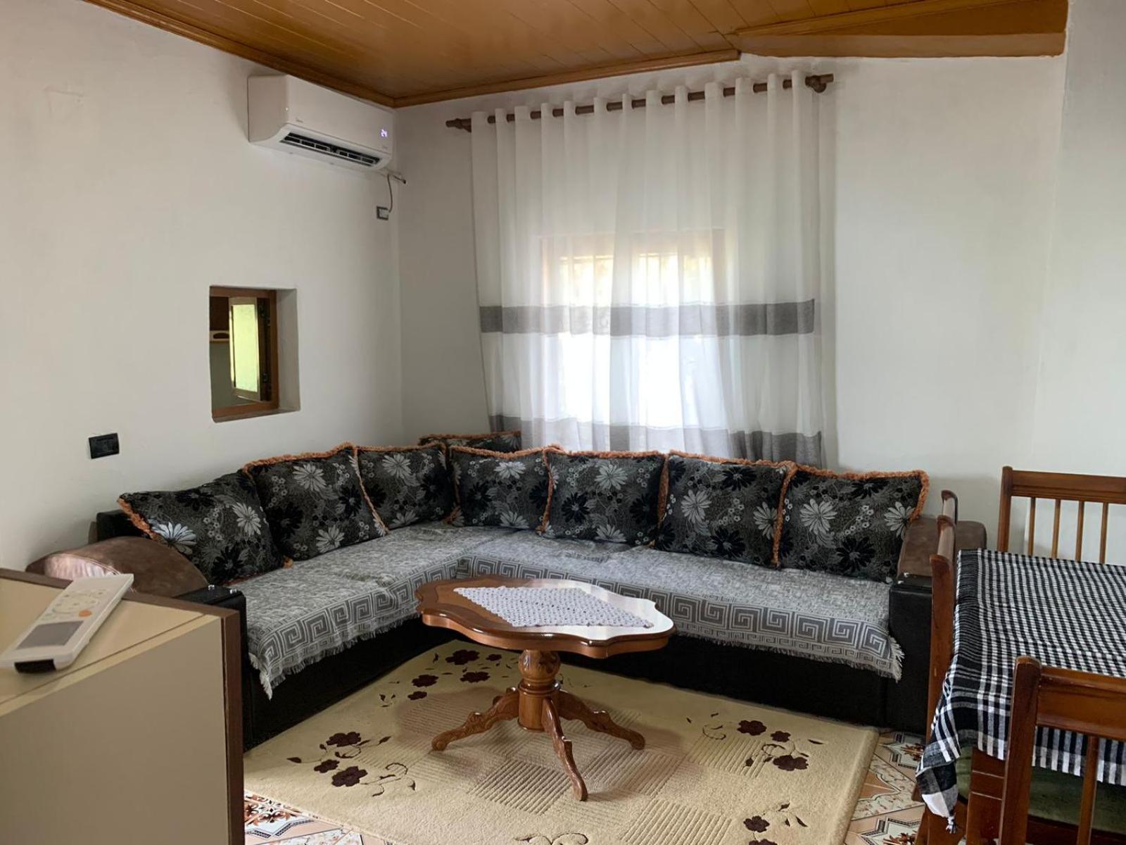Noemi House