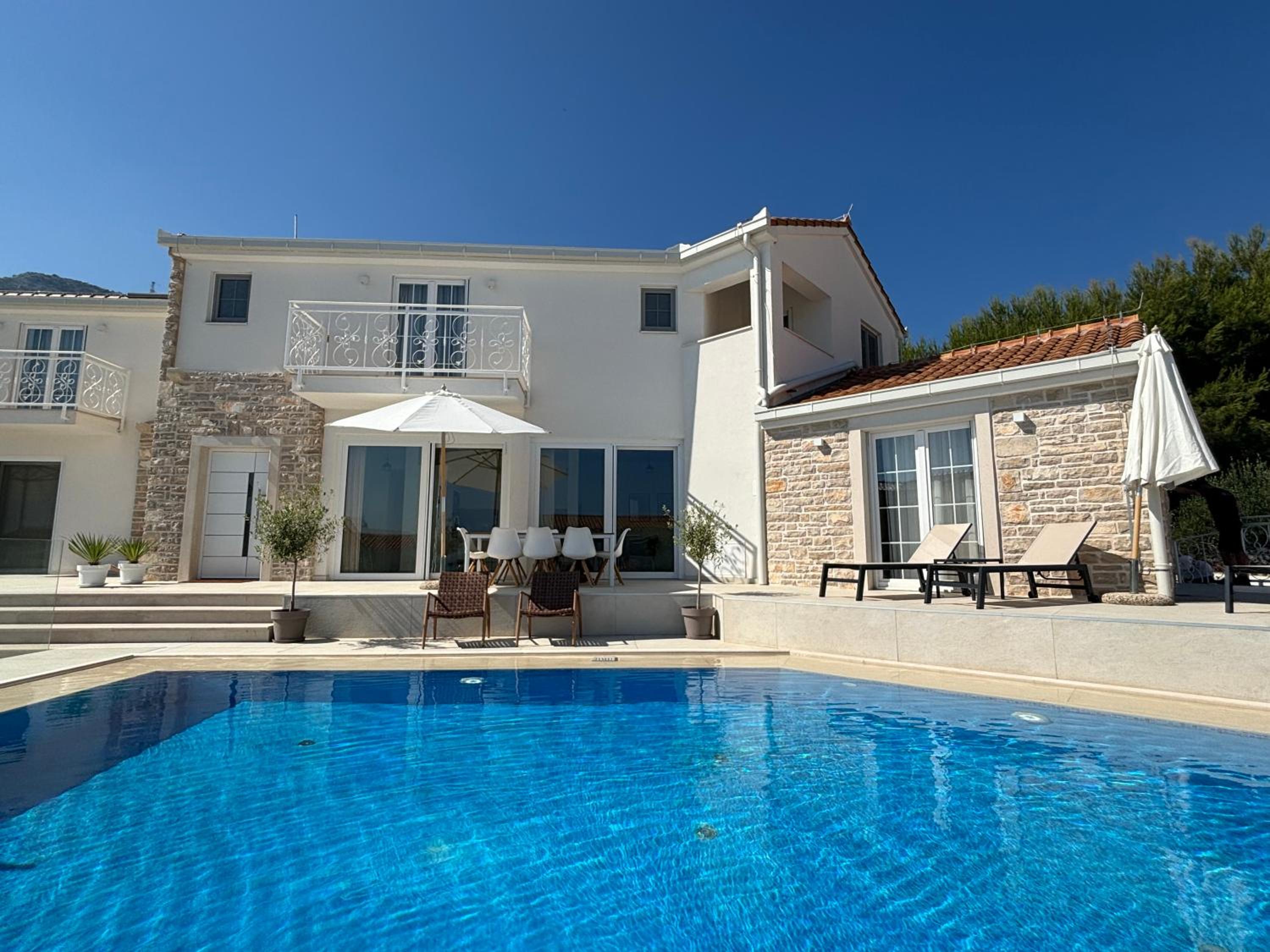 Luxury Villa Michelle