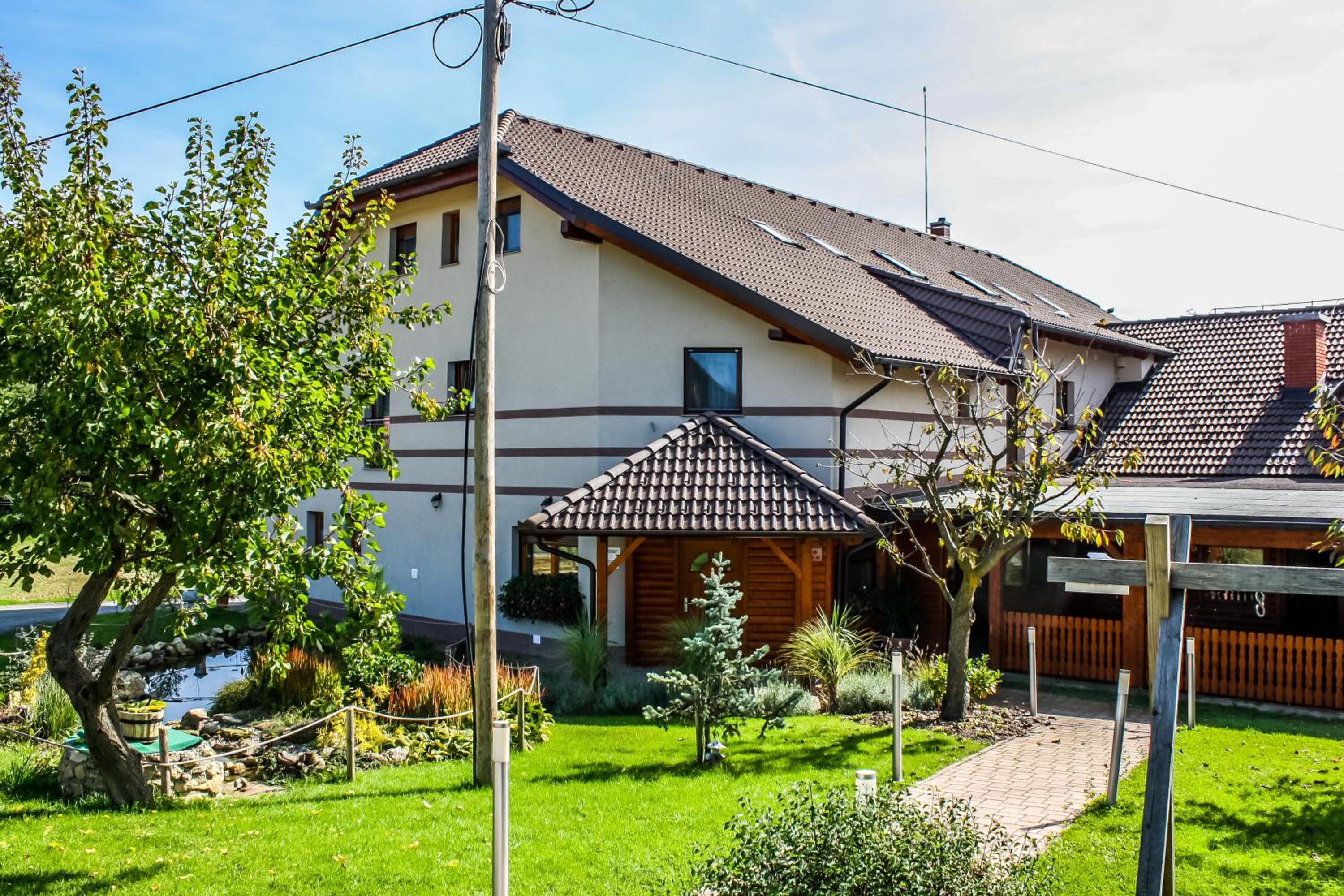 Hotel Posestvo Rožengrunt pri Miheliču - Image 1