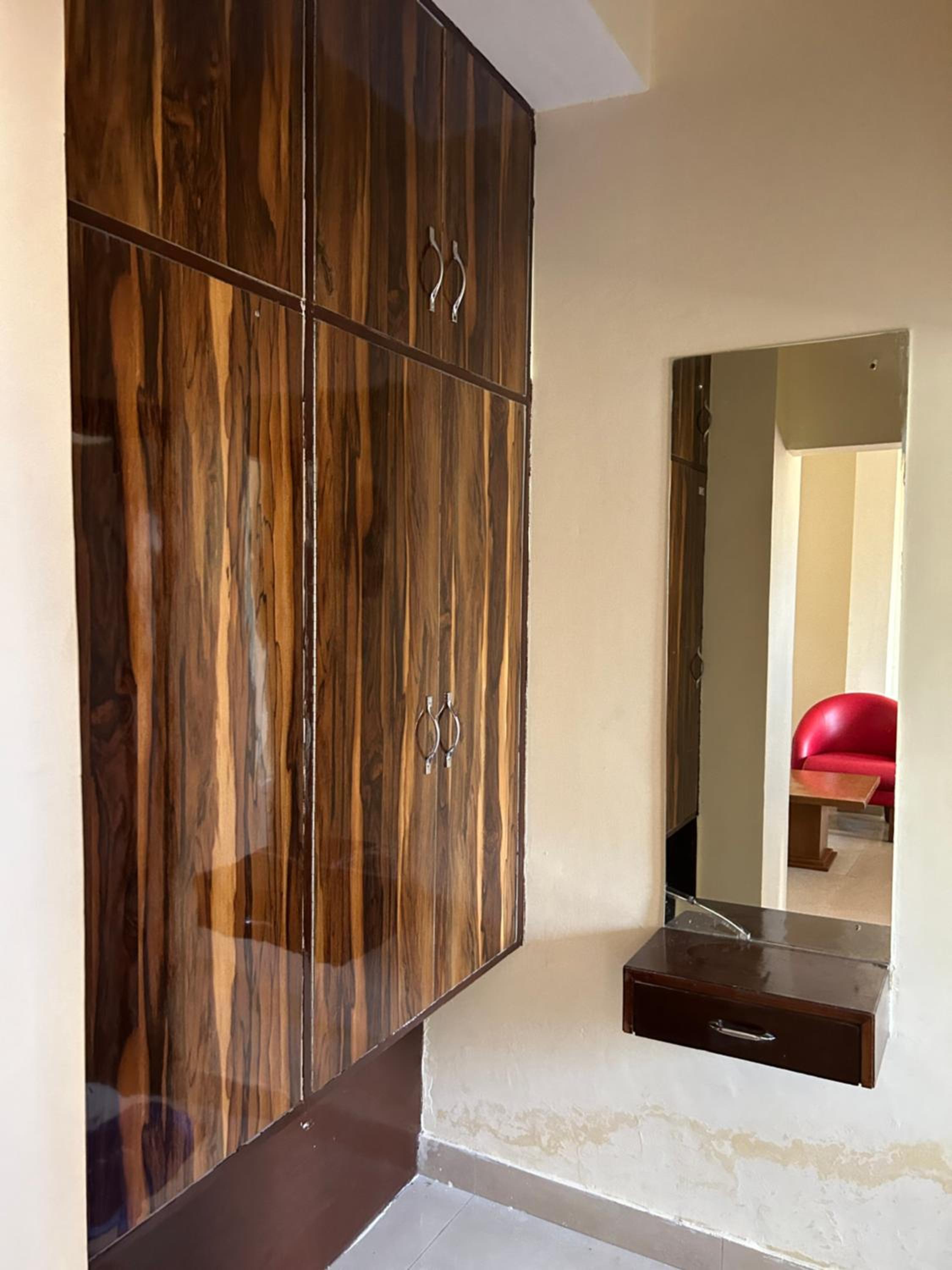 Couple friendly Deluxe Rooms Kasauli Hills Kumarhatti