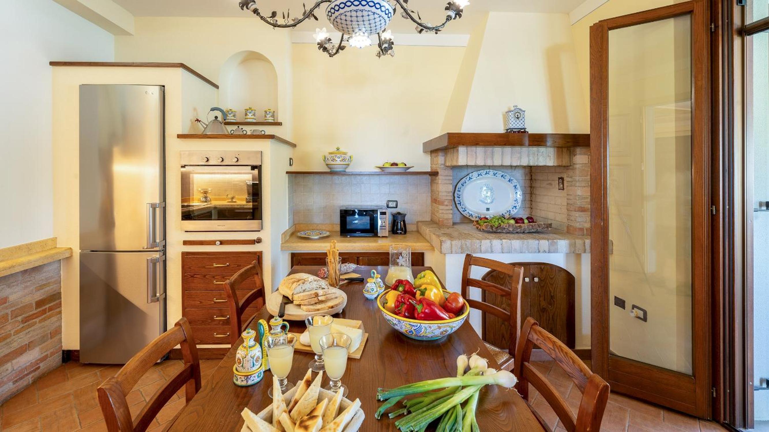 ASSISI WHITE COTTAGE 10, Emma Villas view 5