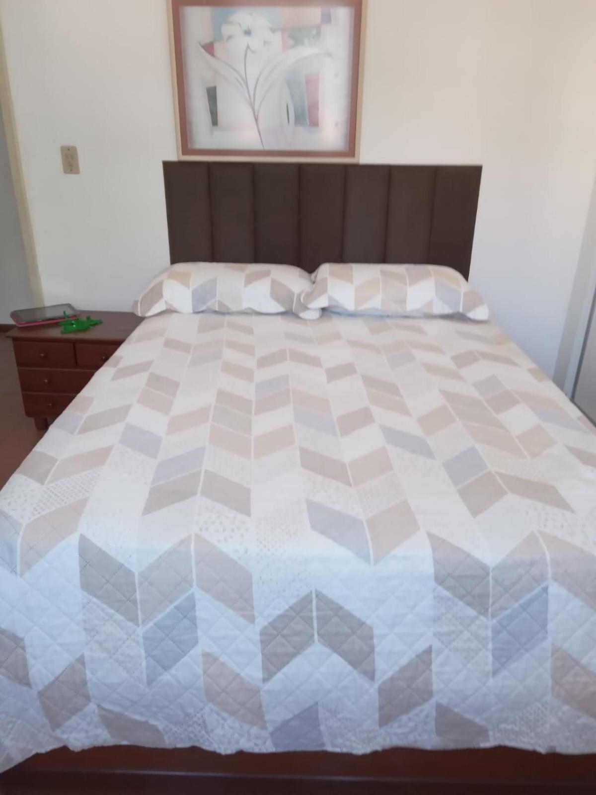 Apartamento incrível em Cabo Frio com localização privilegiada ao lado da praia do forte!