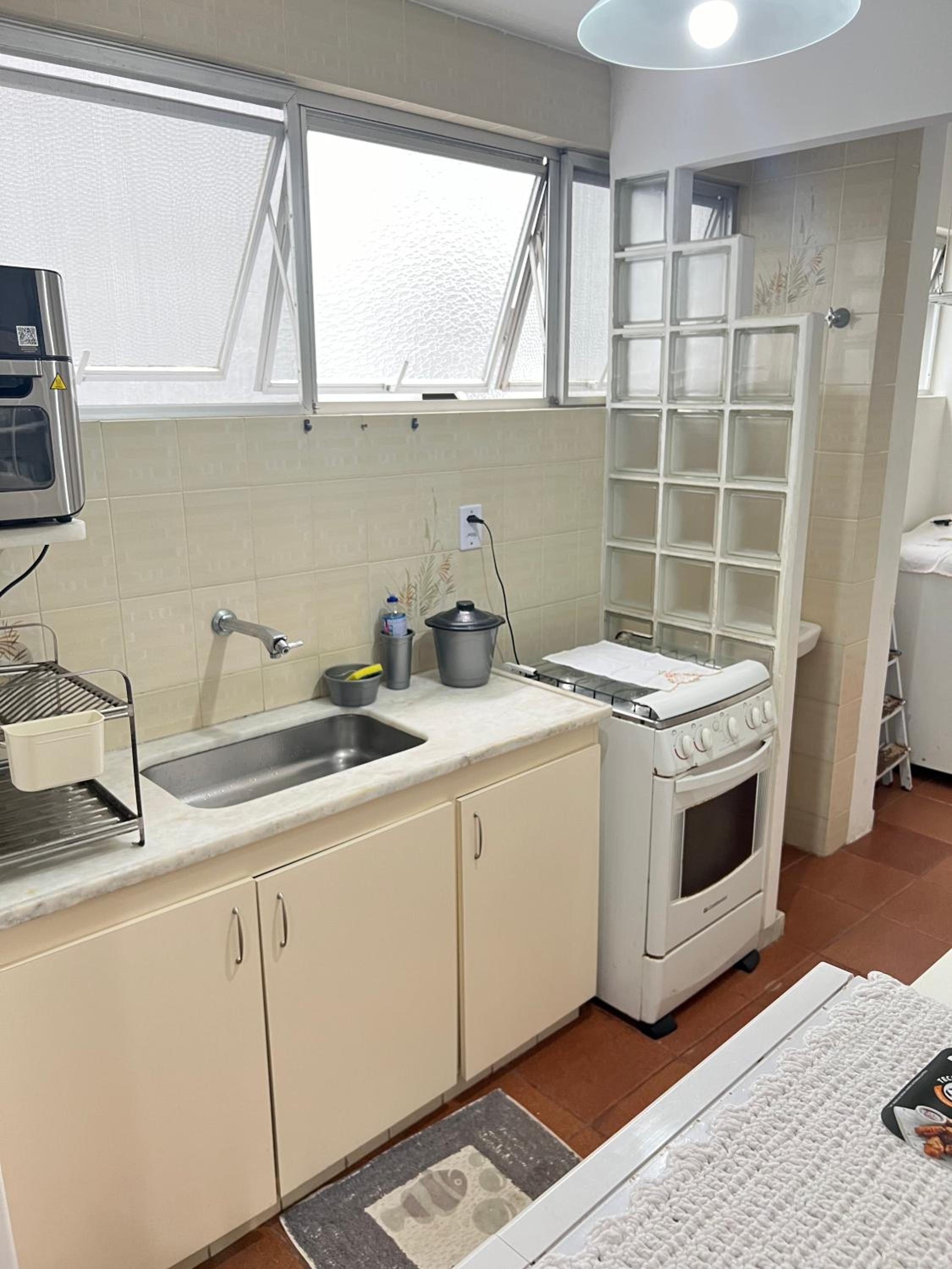 Apartamento incrível em Cabo Frio com localização privilegiada ao lado da praia do forte!