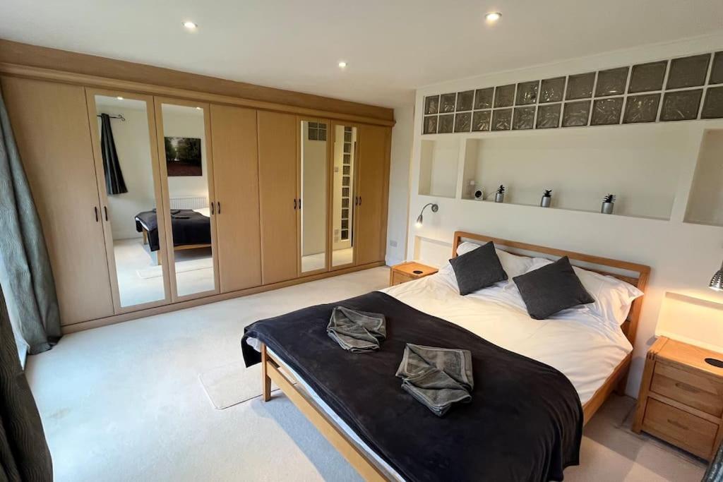 Acorn Lodge, 4 bedroom, Glasbury, Hay & Brecon view 3