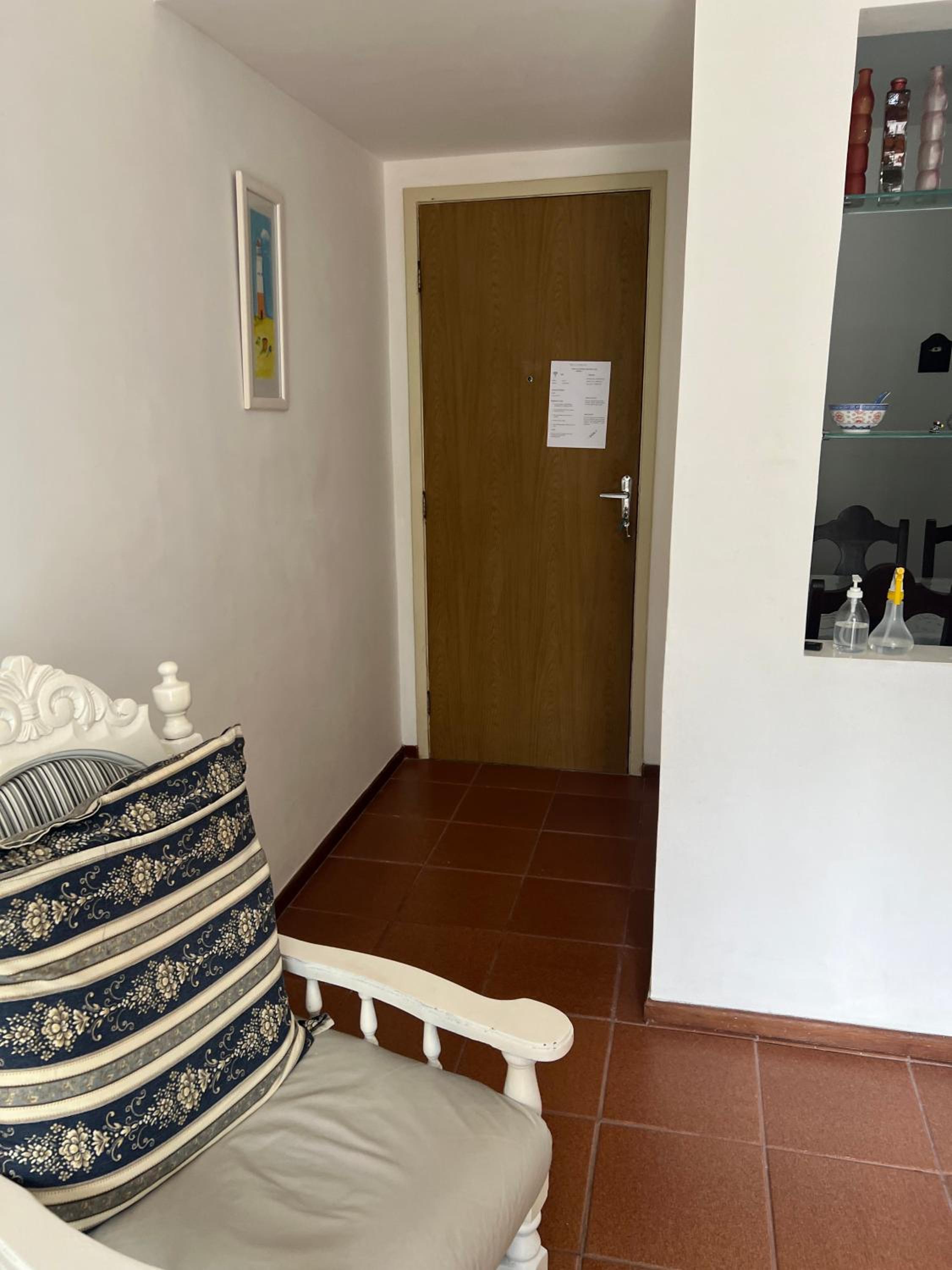 Apartamento incrível em Cabo Frio com localização privilegiada ao lado da praia do forte!