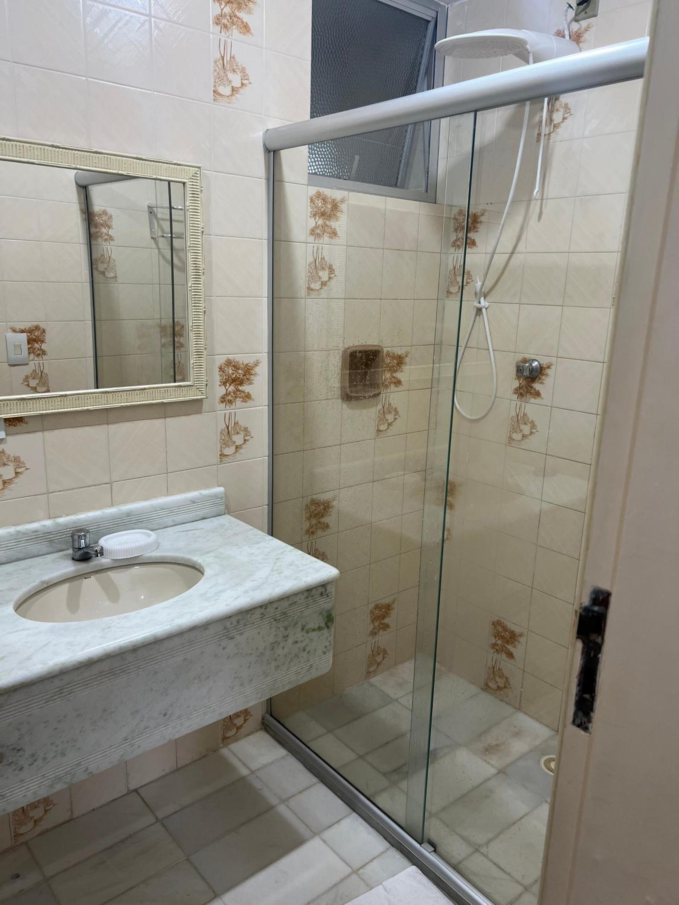 Apartamento incrível em Cabo Frio com localização privilegiada ao lado da praia do forte!