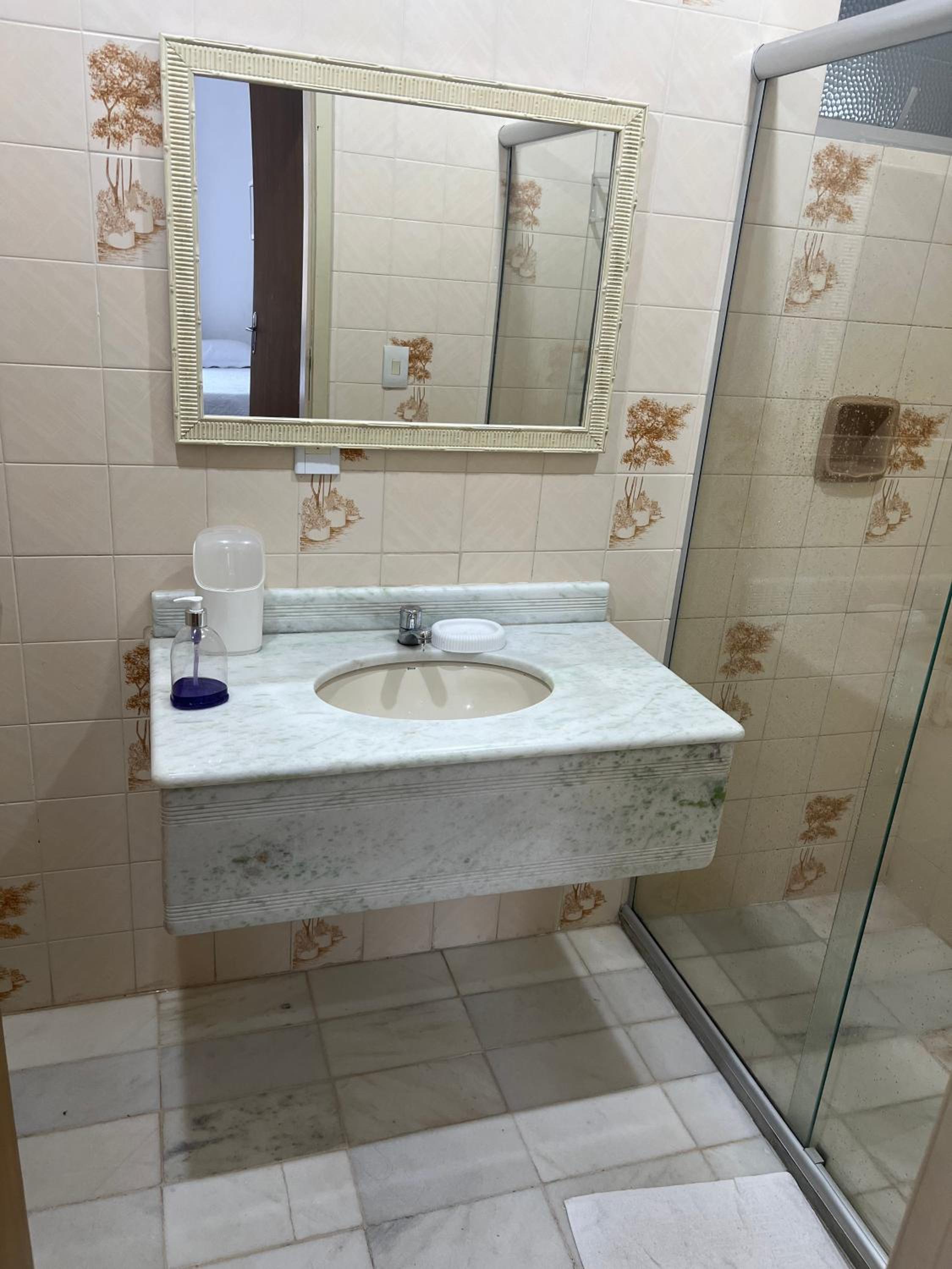 Apartamento incrível em Cabo Frio com localização privilegiada ao lado da praia do forte!