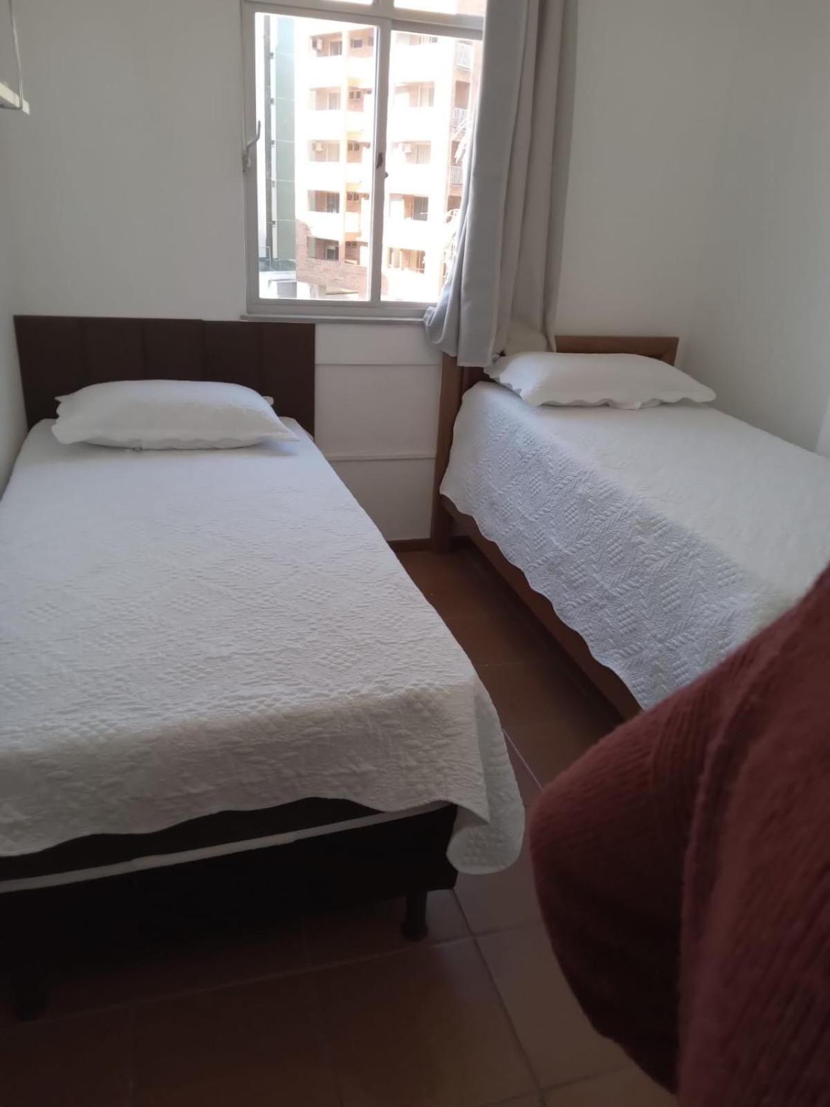 Apartamento incrível em Cabo Frio com localização privilegiada ao lado da praia do forte!