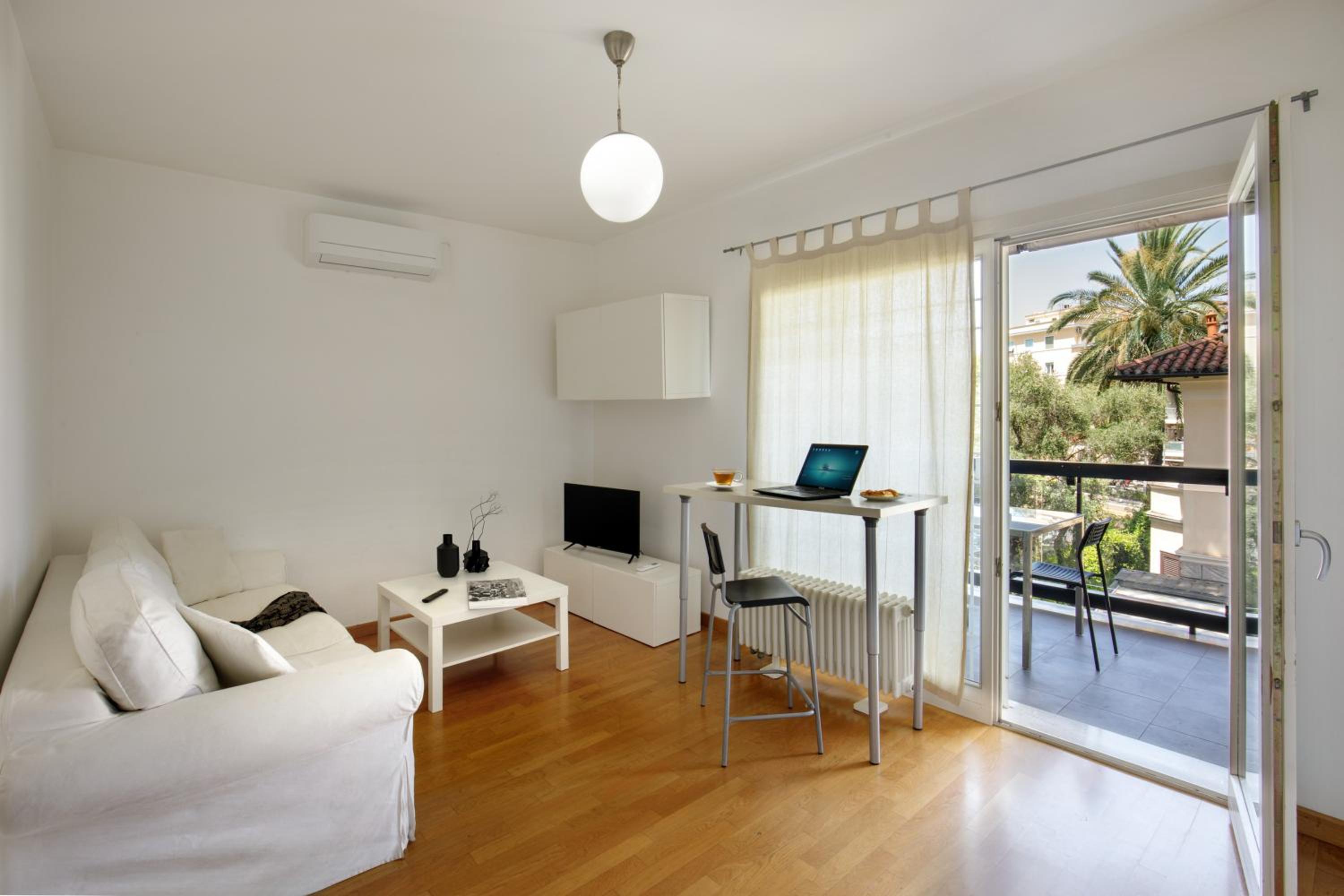 The Right Place 4U Roma Monteverde Al Palazzetto Apartment with Terrace&Garage