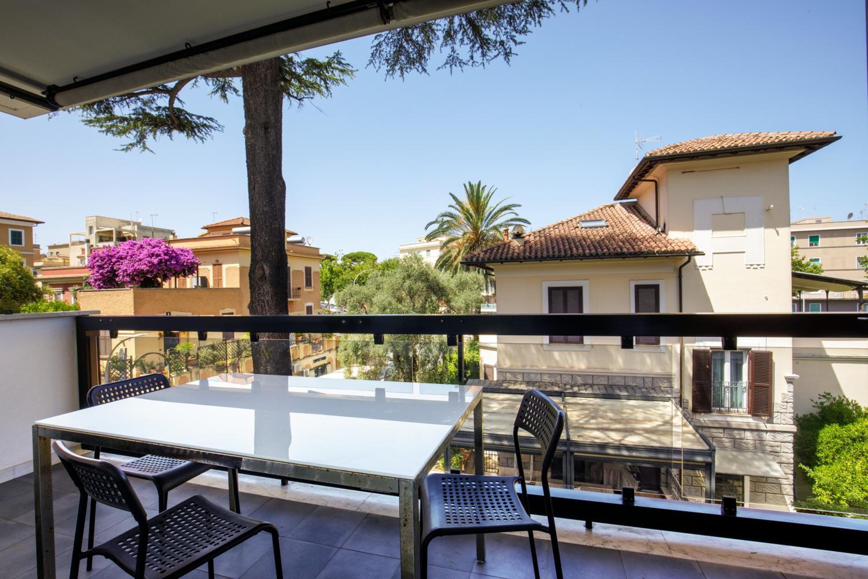 The Right Place 4U Roma Monteverde Al Palazzetto Apartment with Terrace&Garage