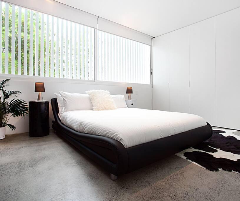 Spacious Bondi Beach Getaway - Heart of Bondi