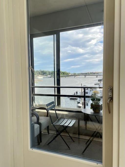 Bright apartment by the sea