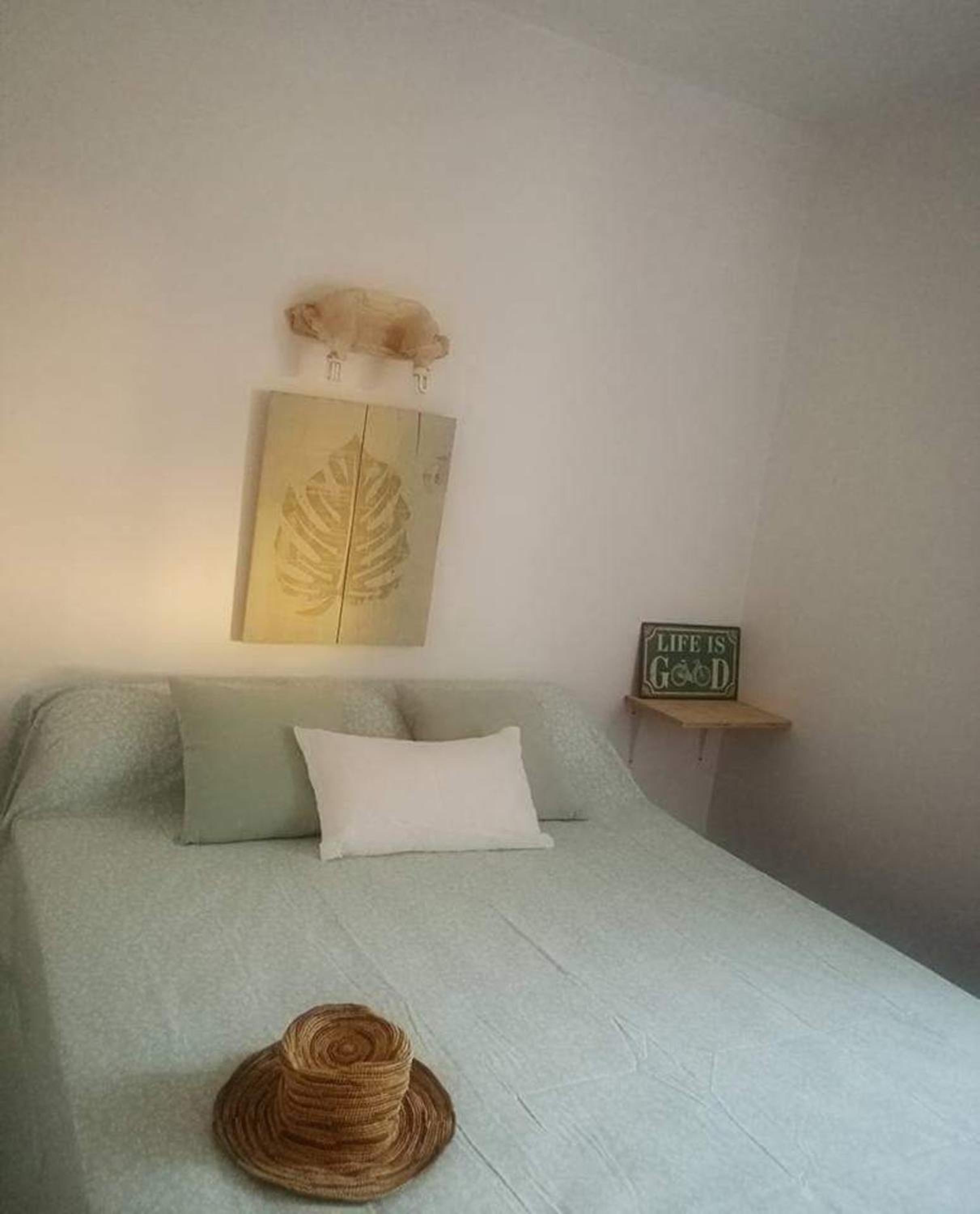 Charming house with sea and mountain views in El Chaparral