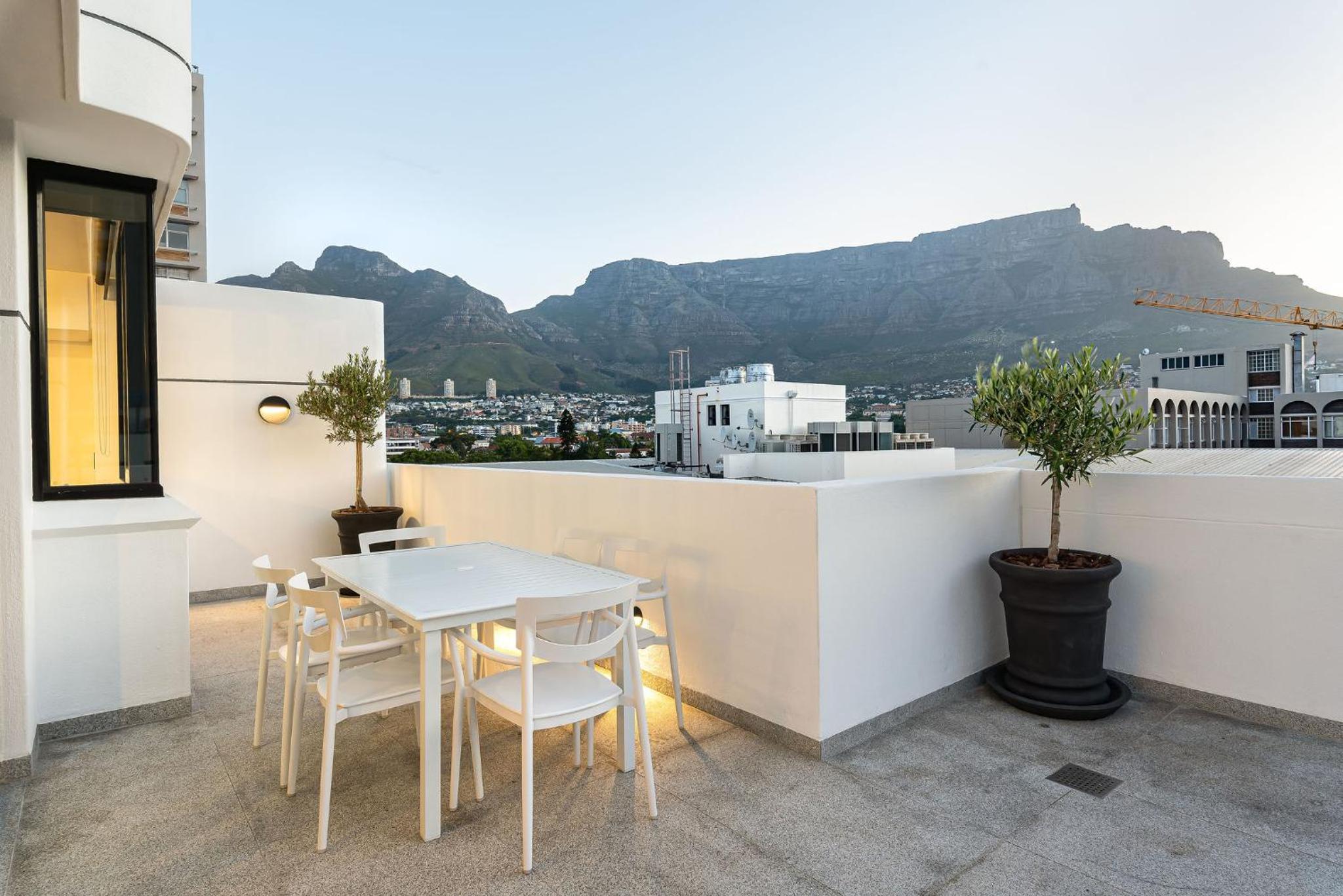Central City Penthouse With Exquisite Views view 4