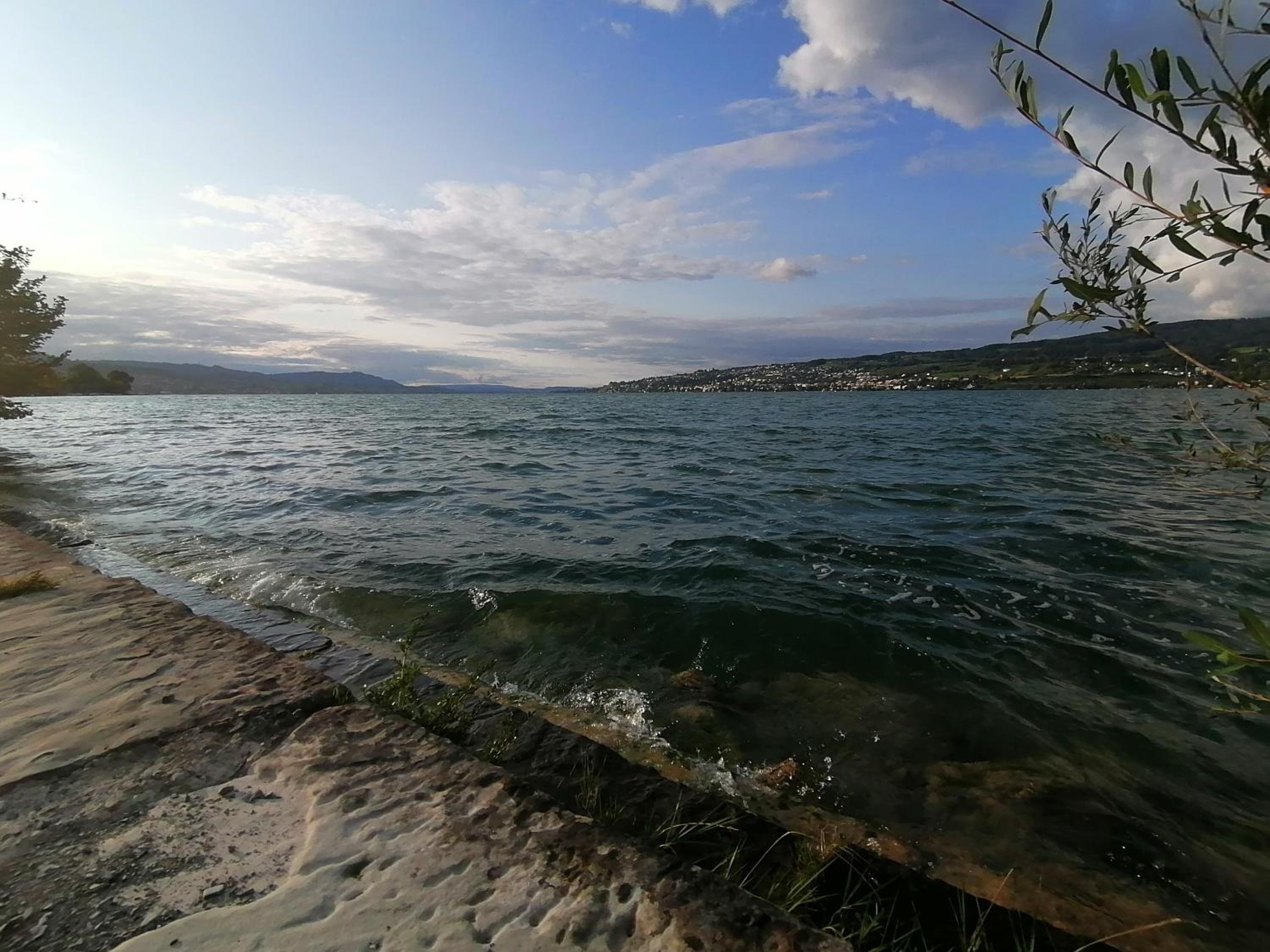 II Cozy Rooftop lakeside 18min to Zürich HB 25min to Zug