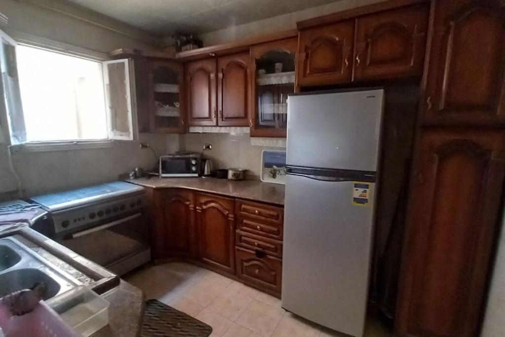 Bright and Stylish Home With 3 Air Conditioners view 5