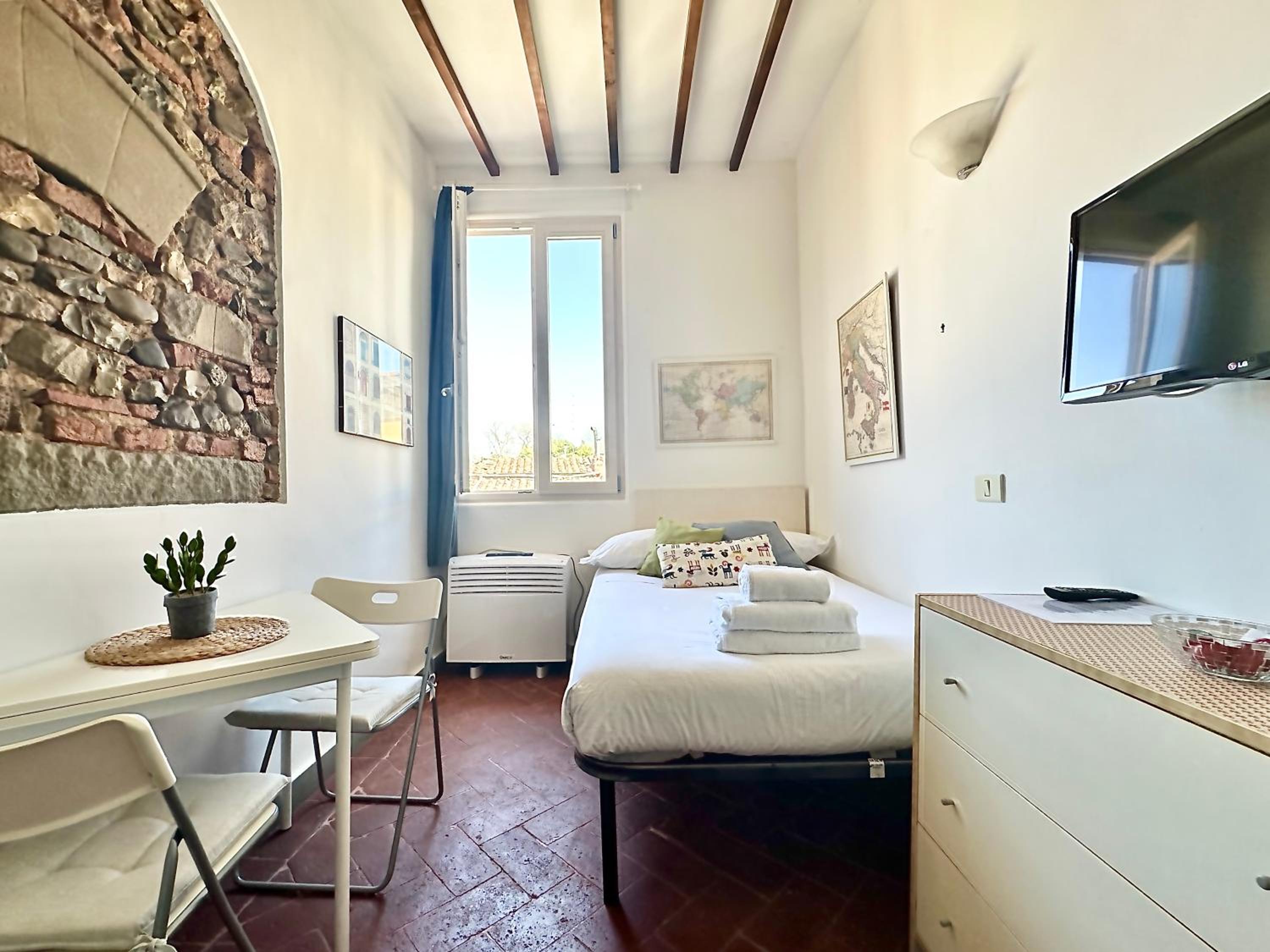 Warm Retreat in the heart of Florence cls station