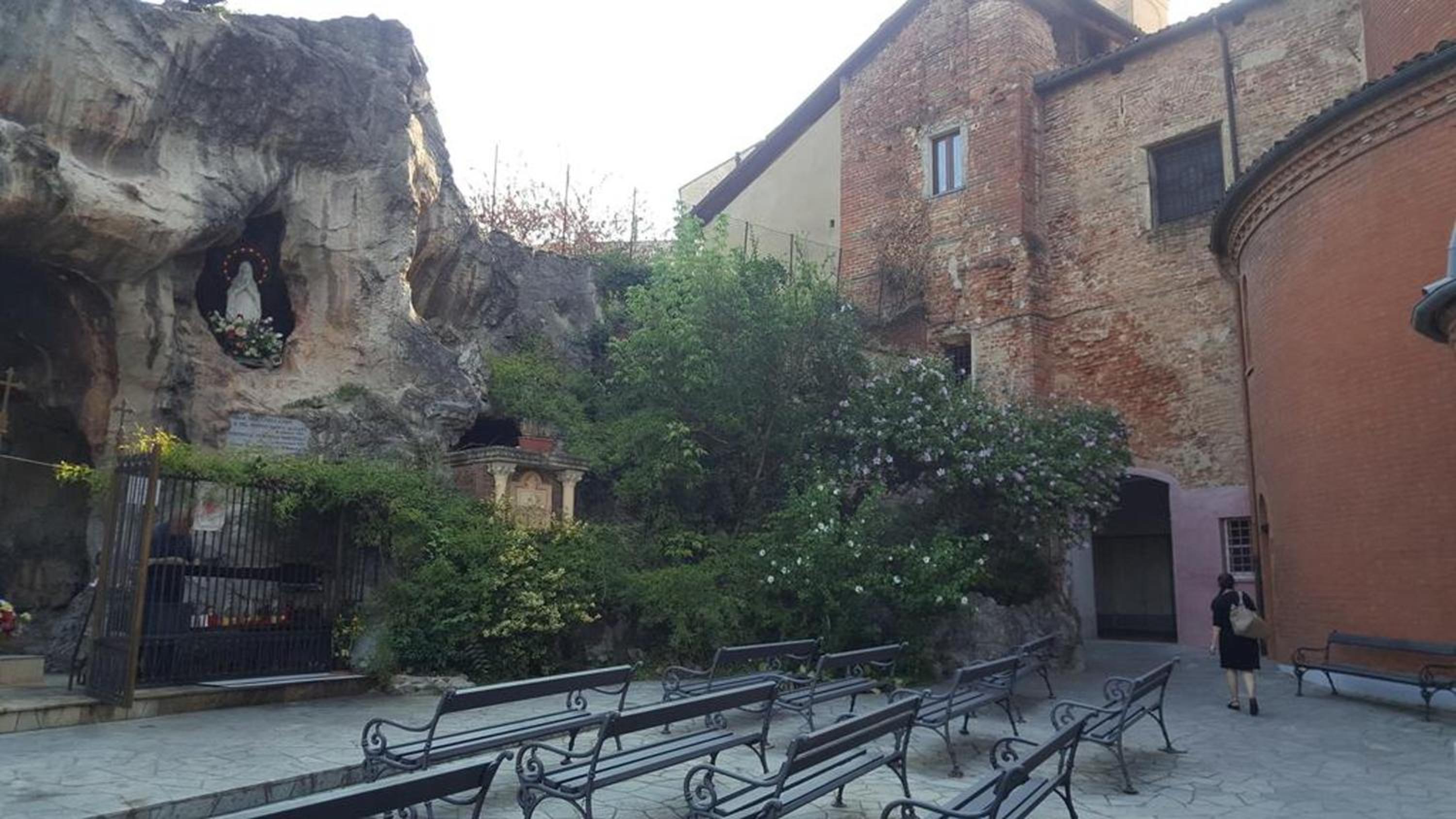 Charming Apartment in Asti 35 m² Garden View view 4