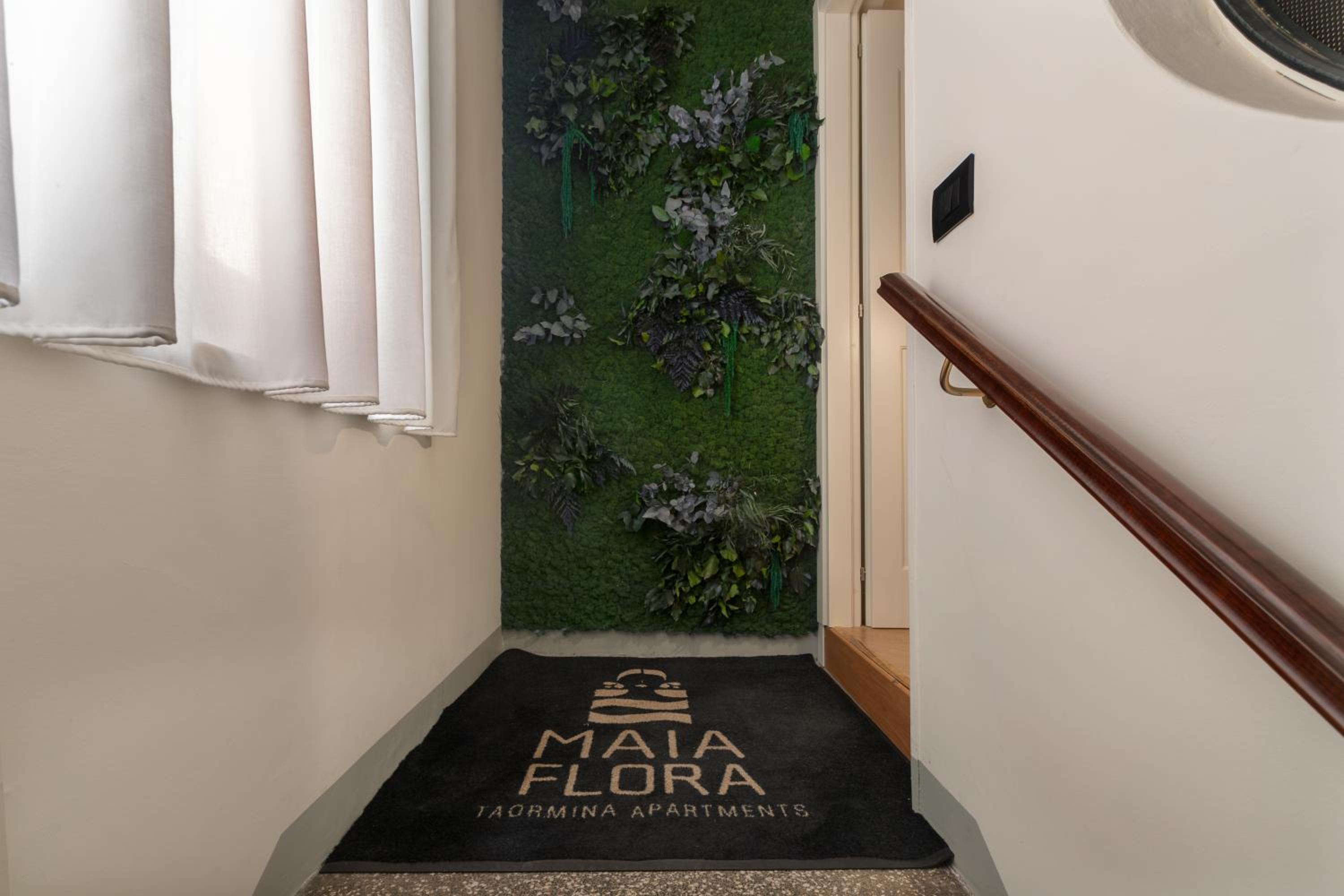 Maia Flora Taormina Apartments