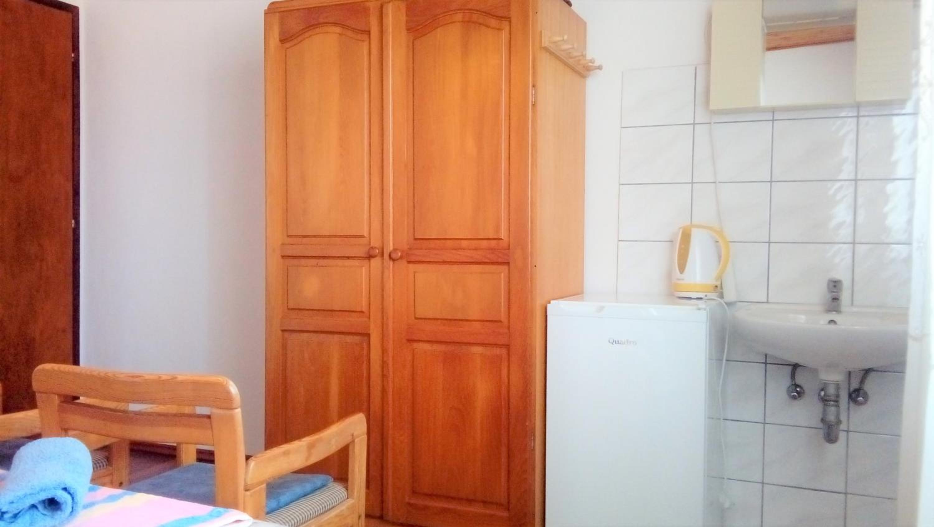Affordable Rooms Almira with shared kitchen view 3