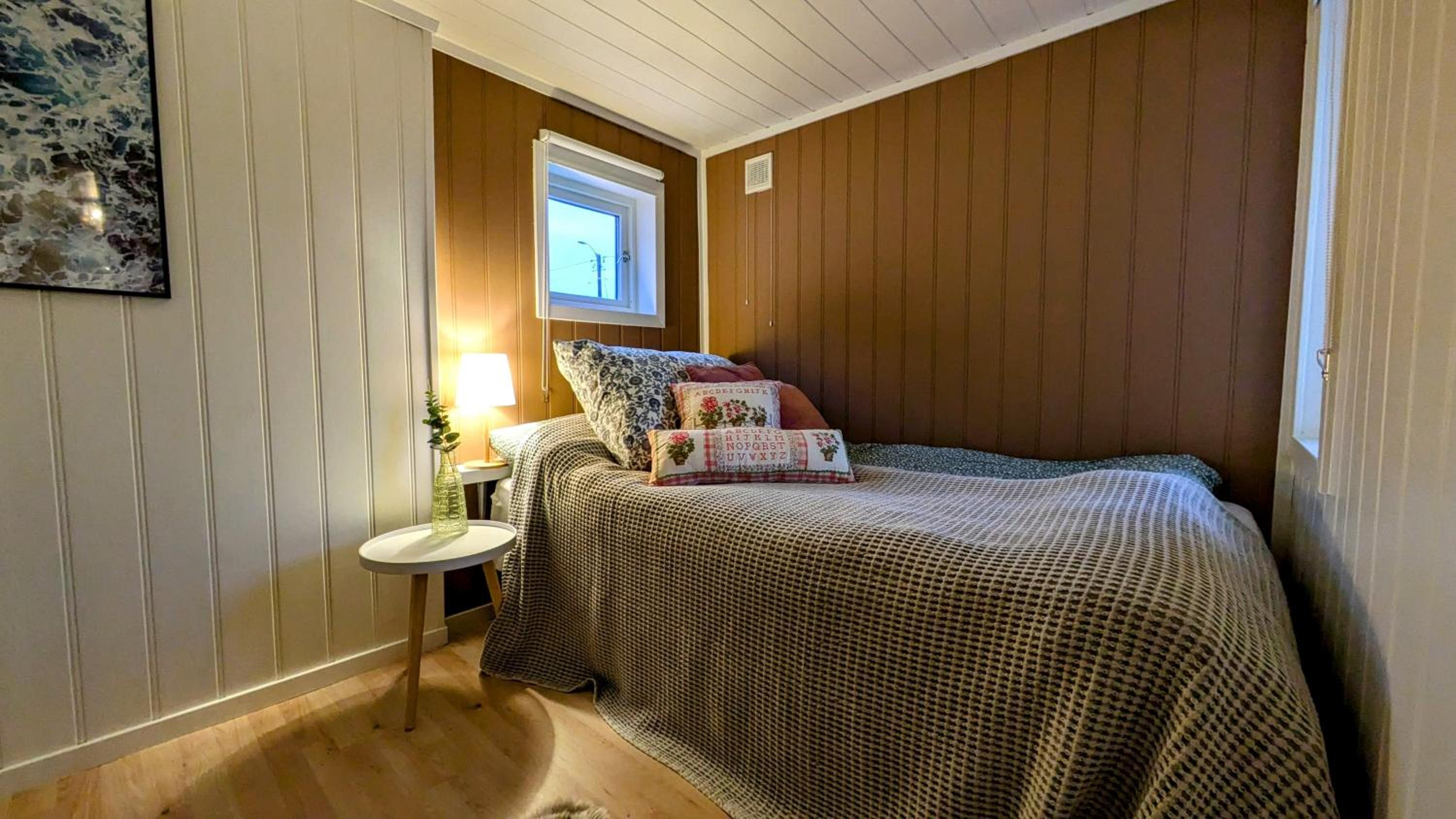 Exclusive and Cosy! Sea and Mountian View - Superfast Wifi, Washer and more included view 4