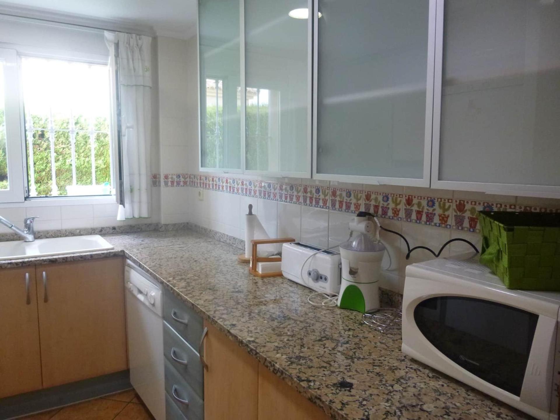 Chalet con jardín y piscina a 30m del mar view 5