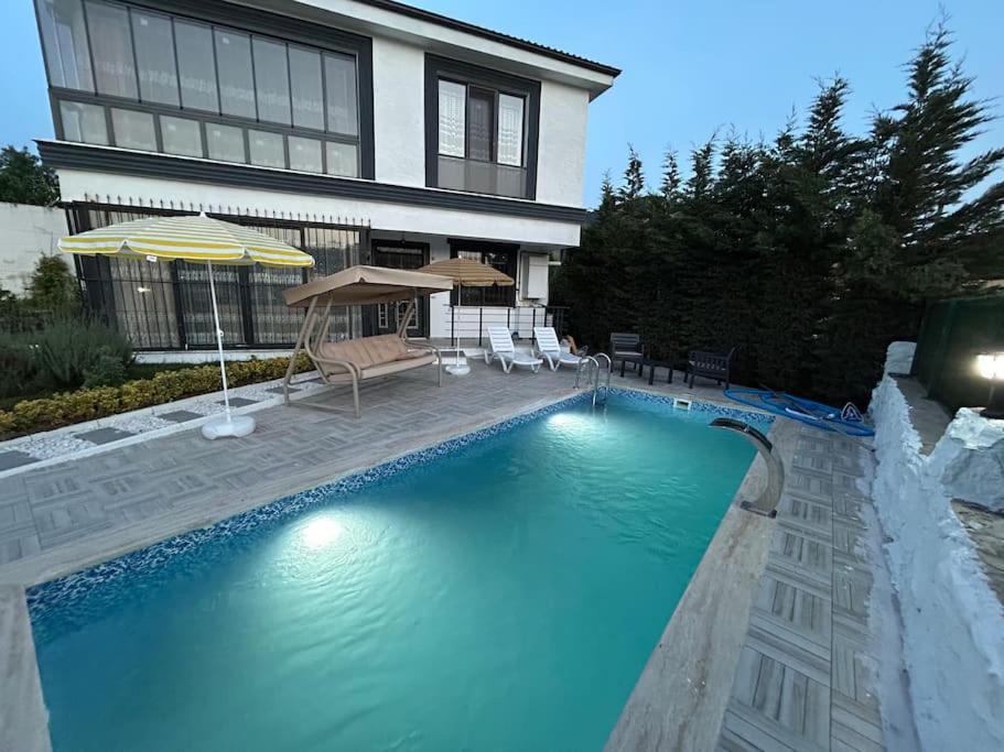 Villa with Swimming Pool view 3