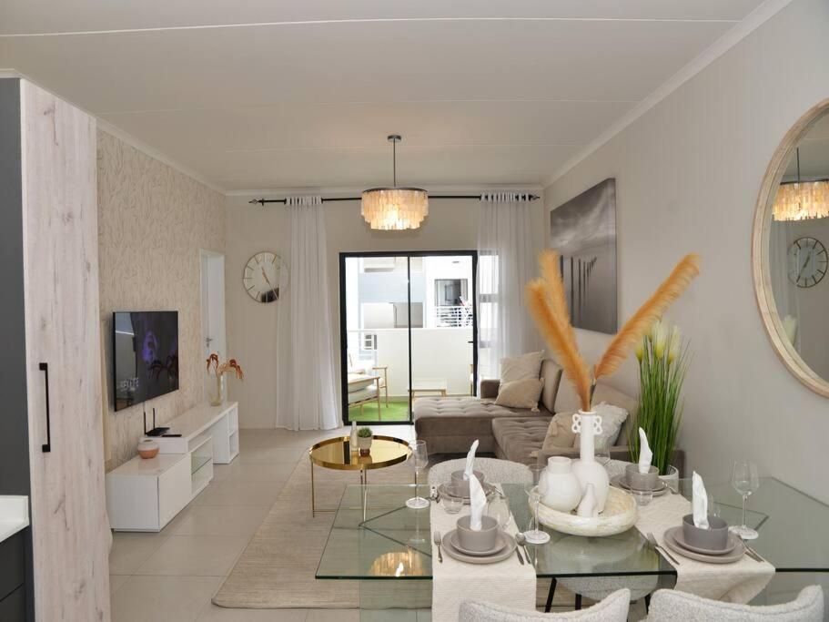 Elcaro Luxury Villas - Urban Taupe 1 view 2