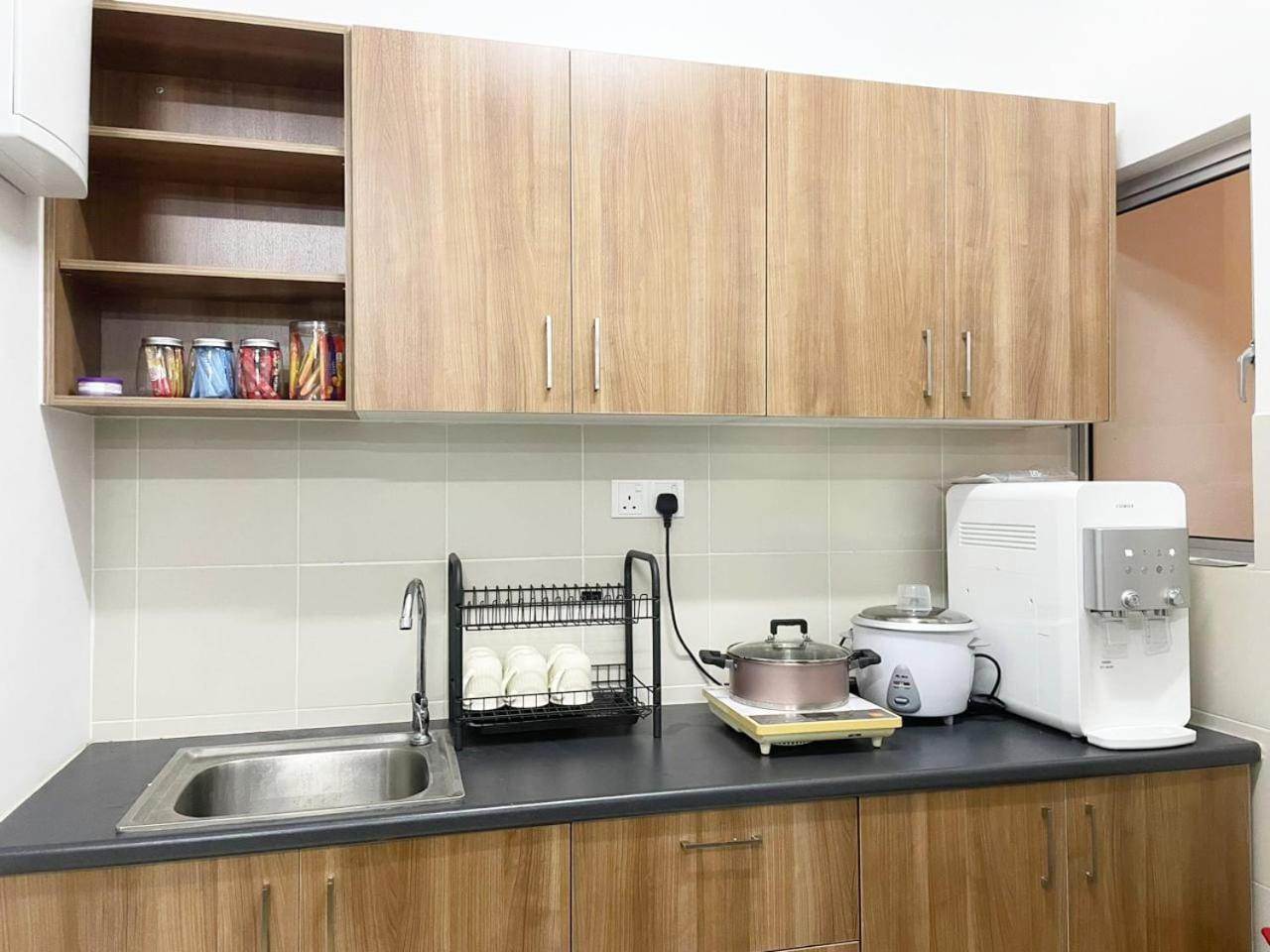 Khatrina 3BR Alanis Residence photo 4