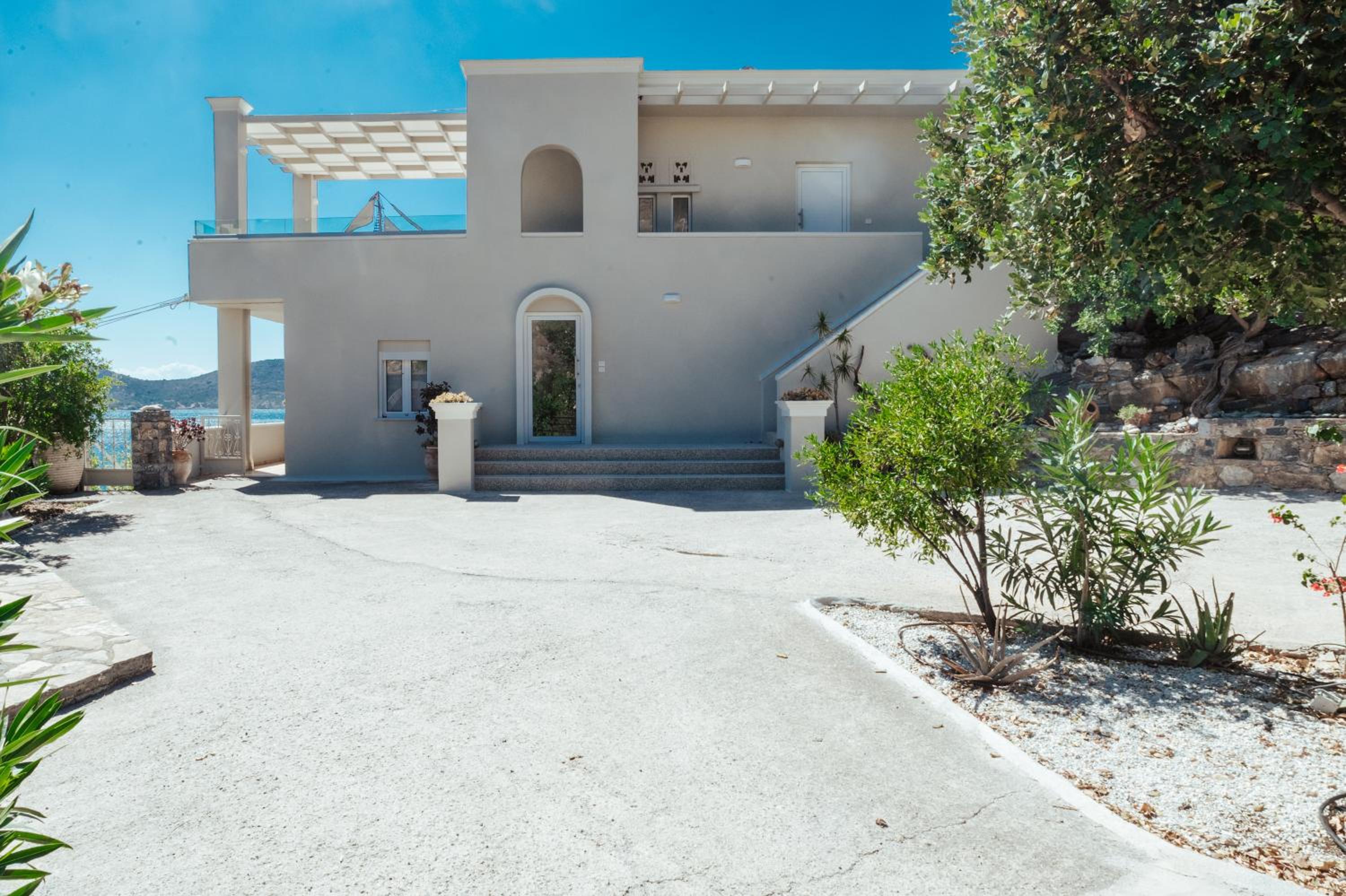Villa Heliopetra