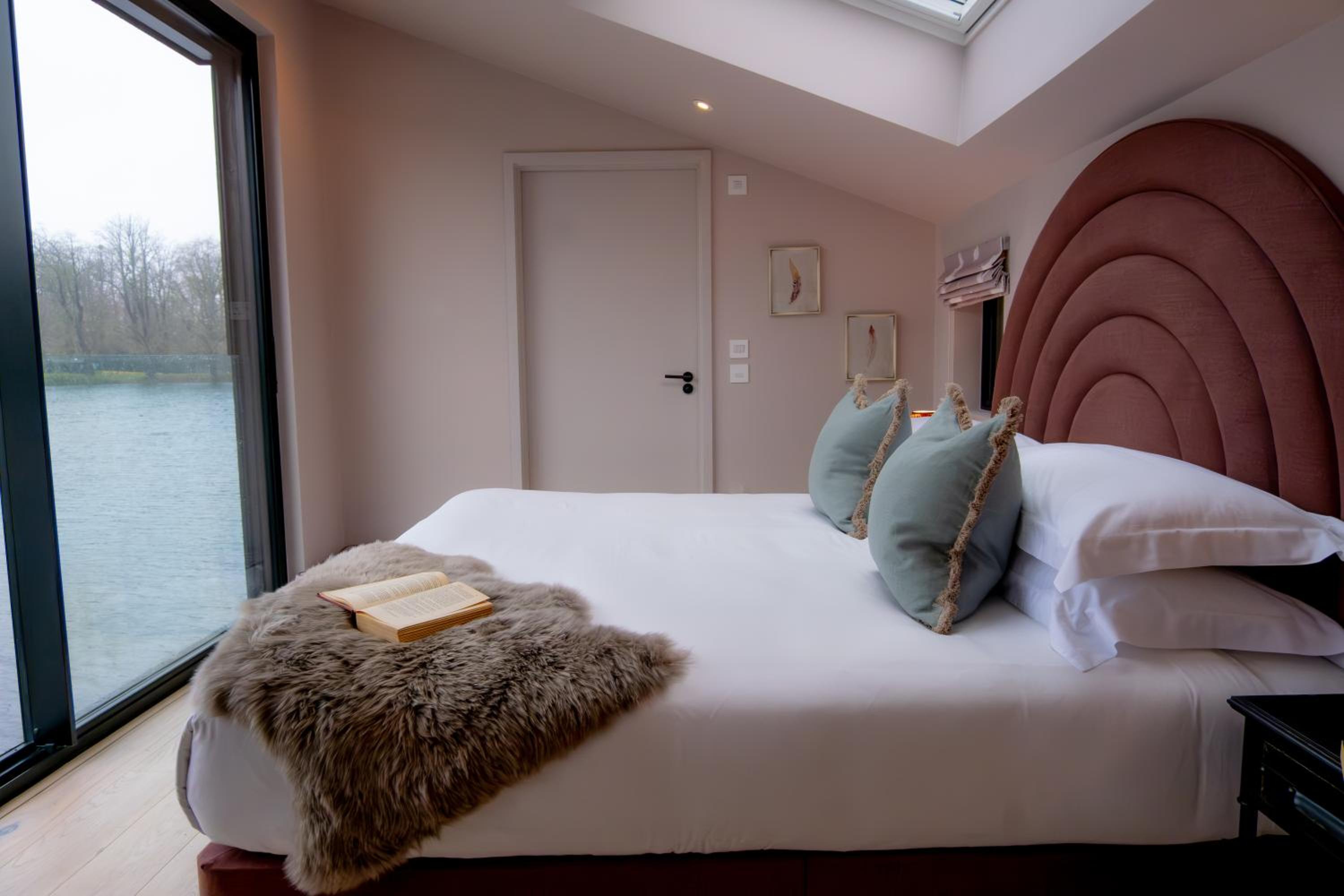 Leeds Castle Lakeside Lodges view 3
