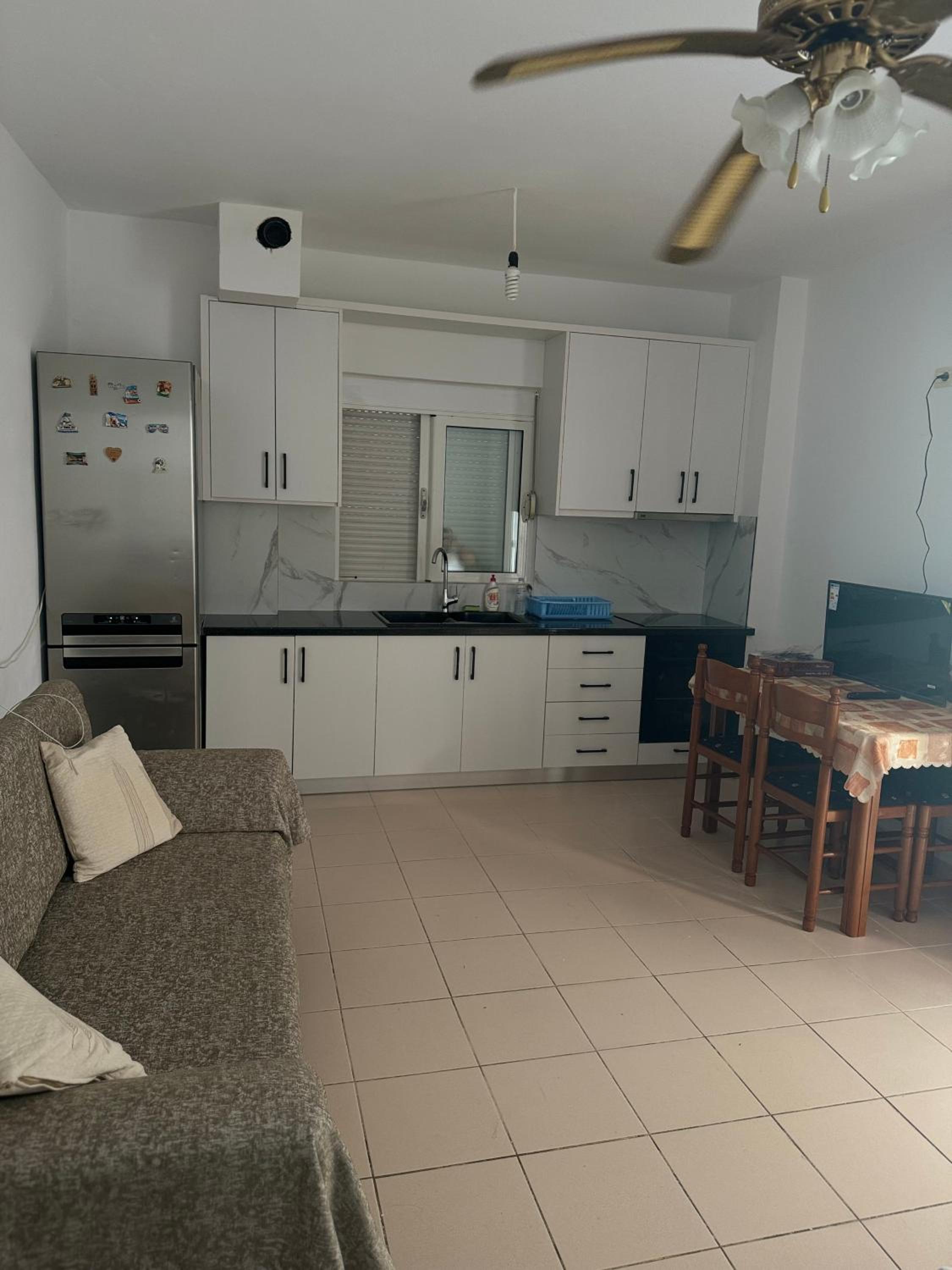 Sea white saranda
