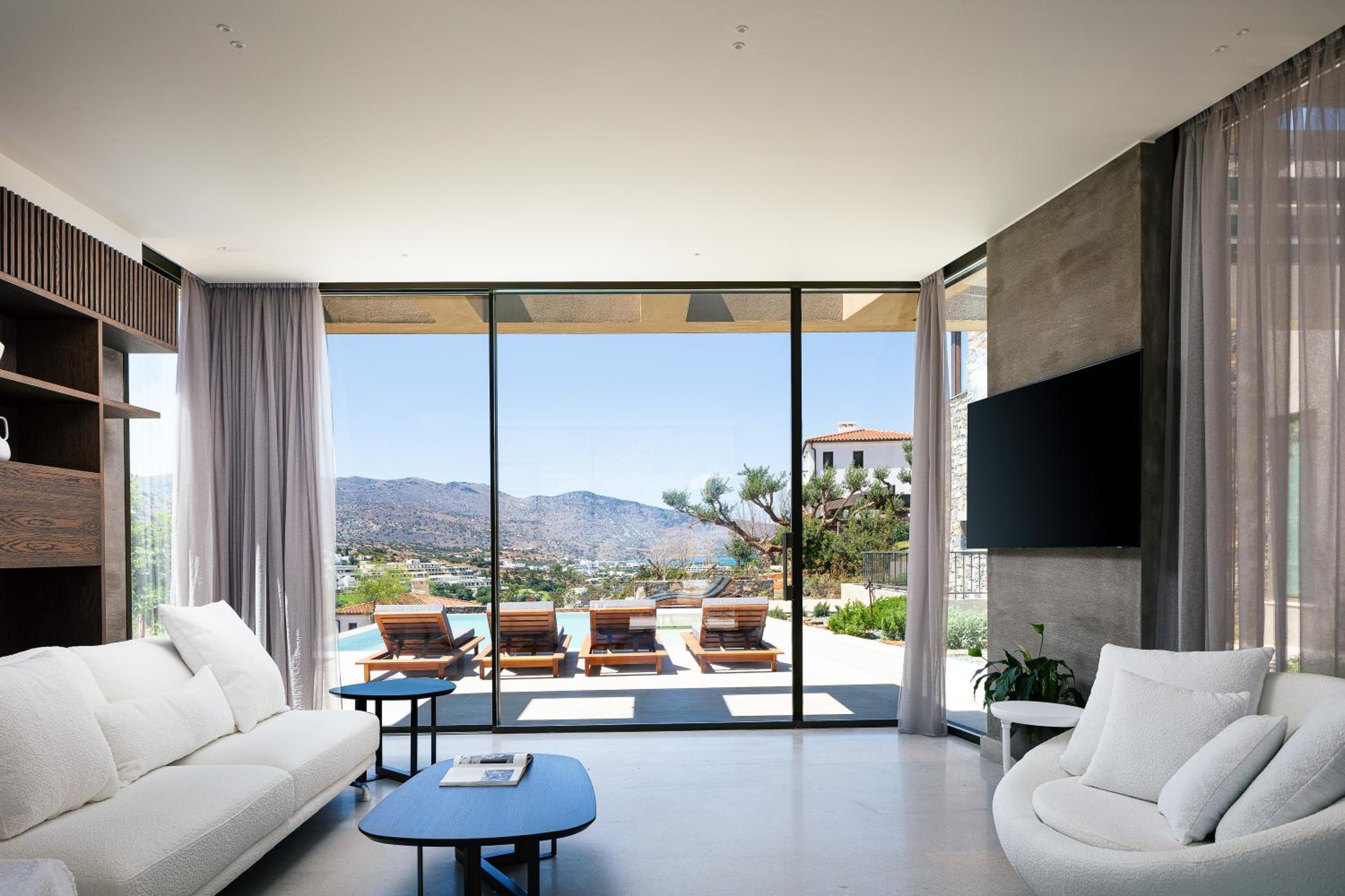 Villa Zoe - Elounda Chic Living & Bay Views by etouri view 2