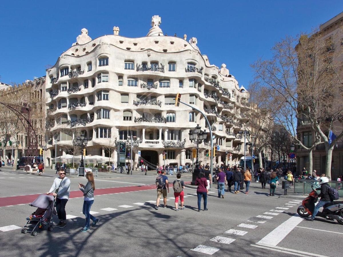 Apartamento con terraza junto a Paseo de Gracia
