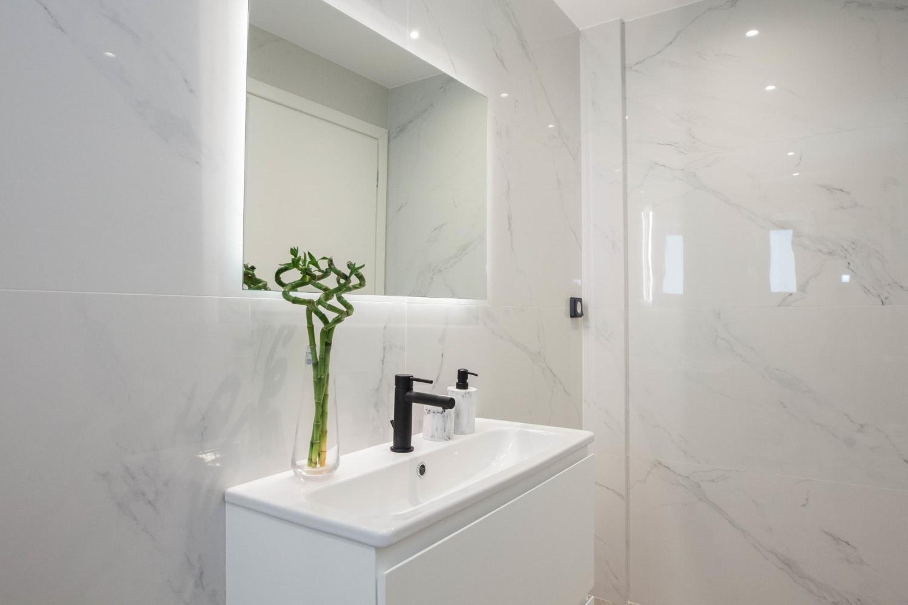 Modern Luxury Athens Riviera Apt with Sea View