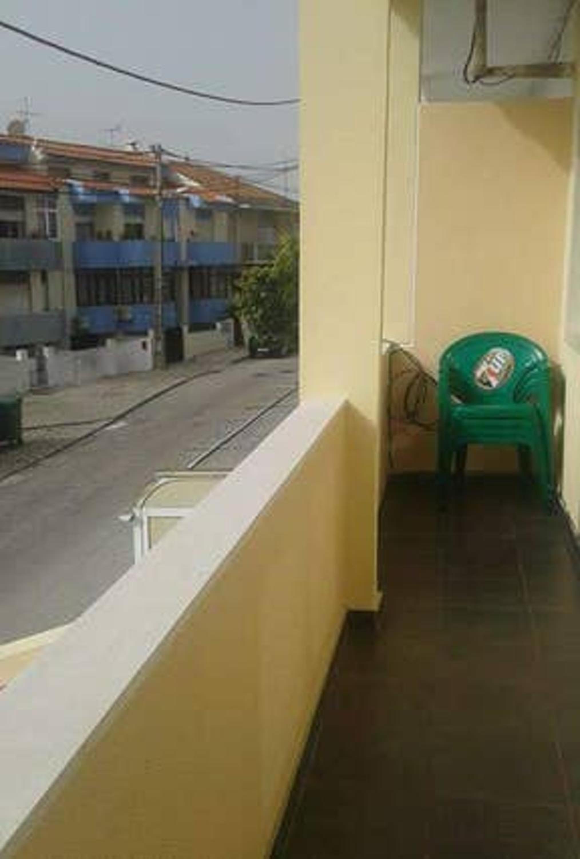 Comfortable Apartment in Feijó with Shared Pool, 90 m² view 2