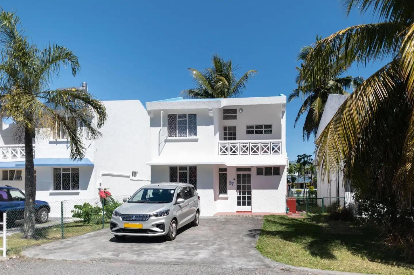 Beachfront Villa near Mont Choisy Beach view 2