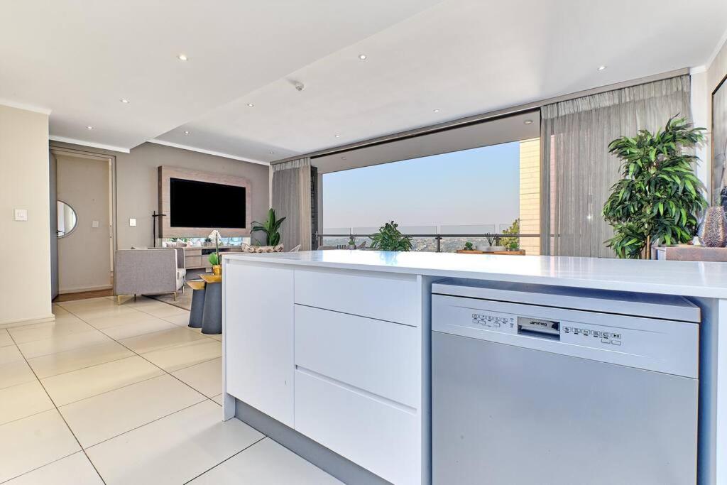 Stylish Urban Retreat in the Heart of Sandton