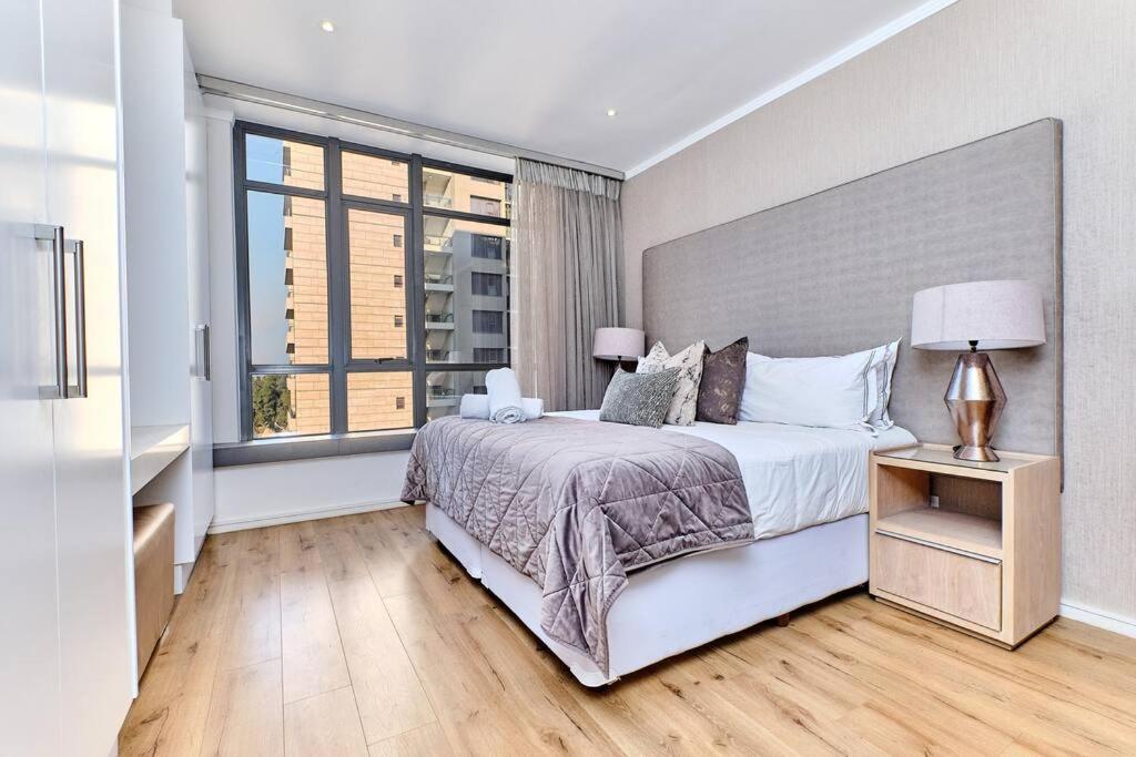 Stylish Urban Retreat in the Heart of Sandton
