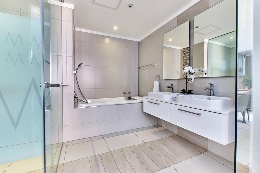 Stylish Urban Retreat in the Heart of Sandton
