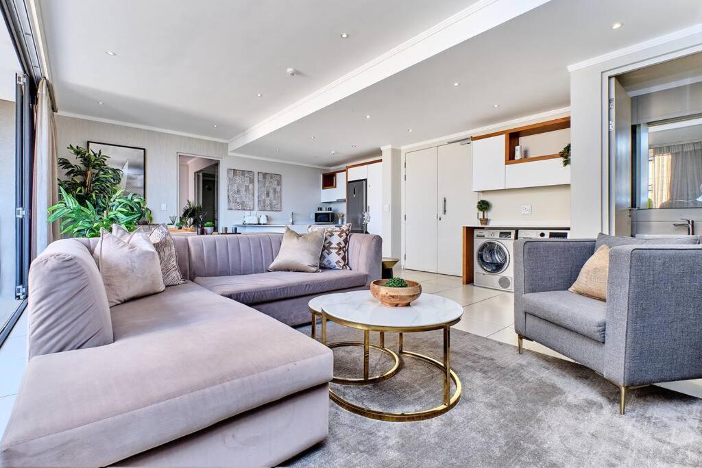 Stylish Urban Retreat in the Heart of Sandton