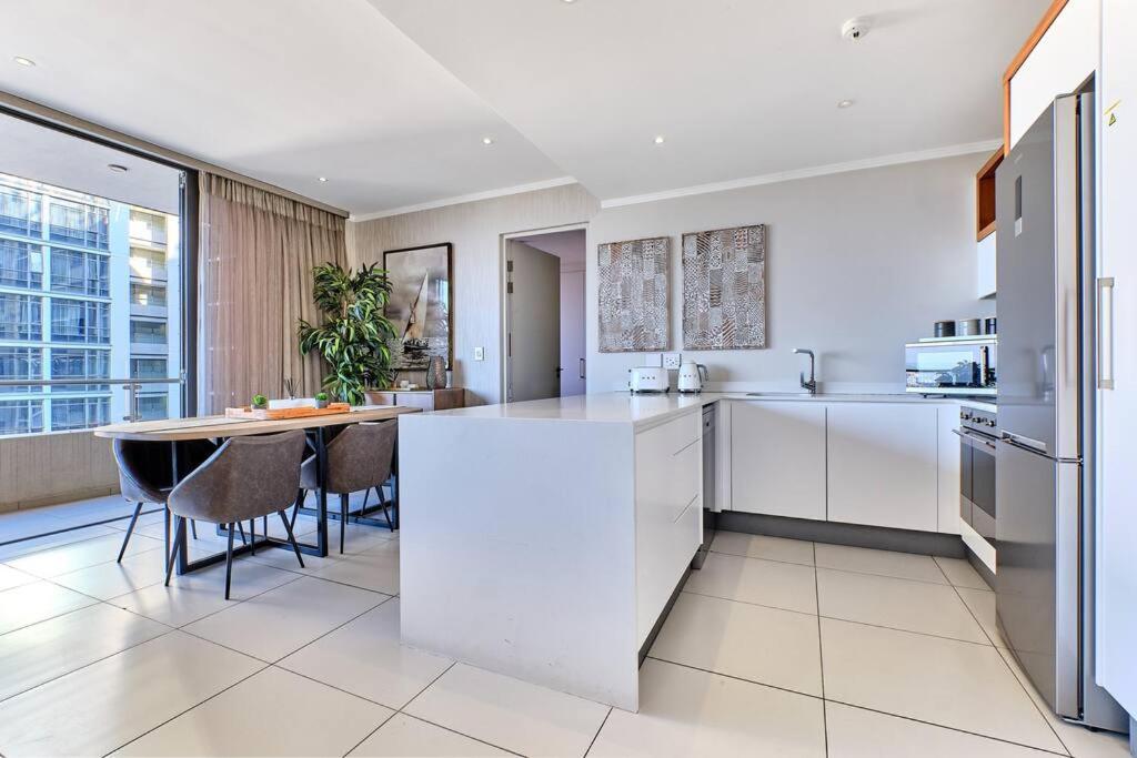 Stylish Urban Retreat in the Heart of Sandton